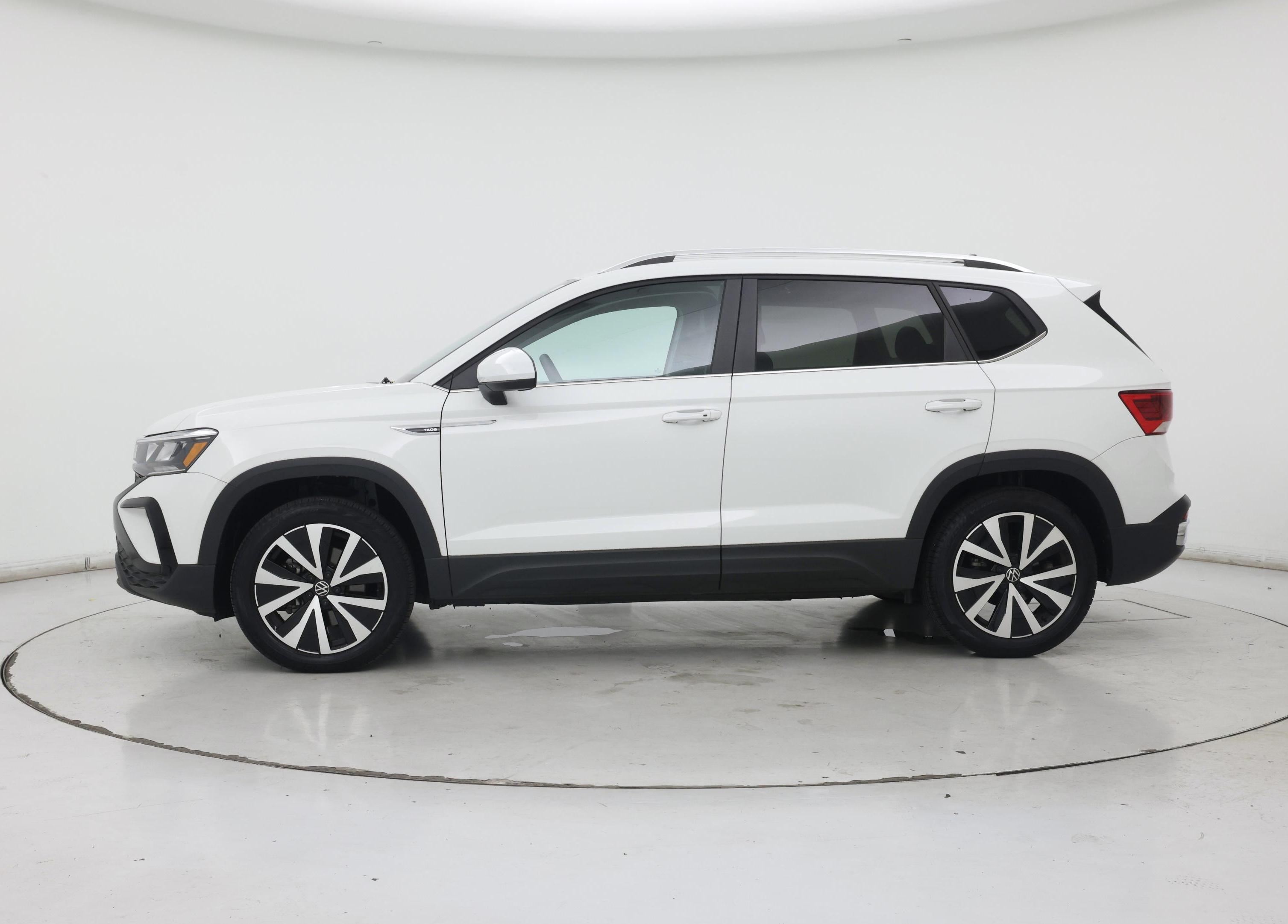 Thumbnail: 2023 Volkswagen Taos - 3