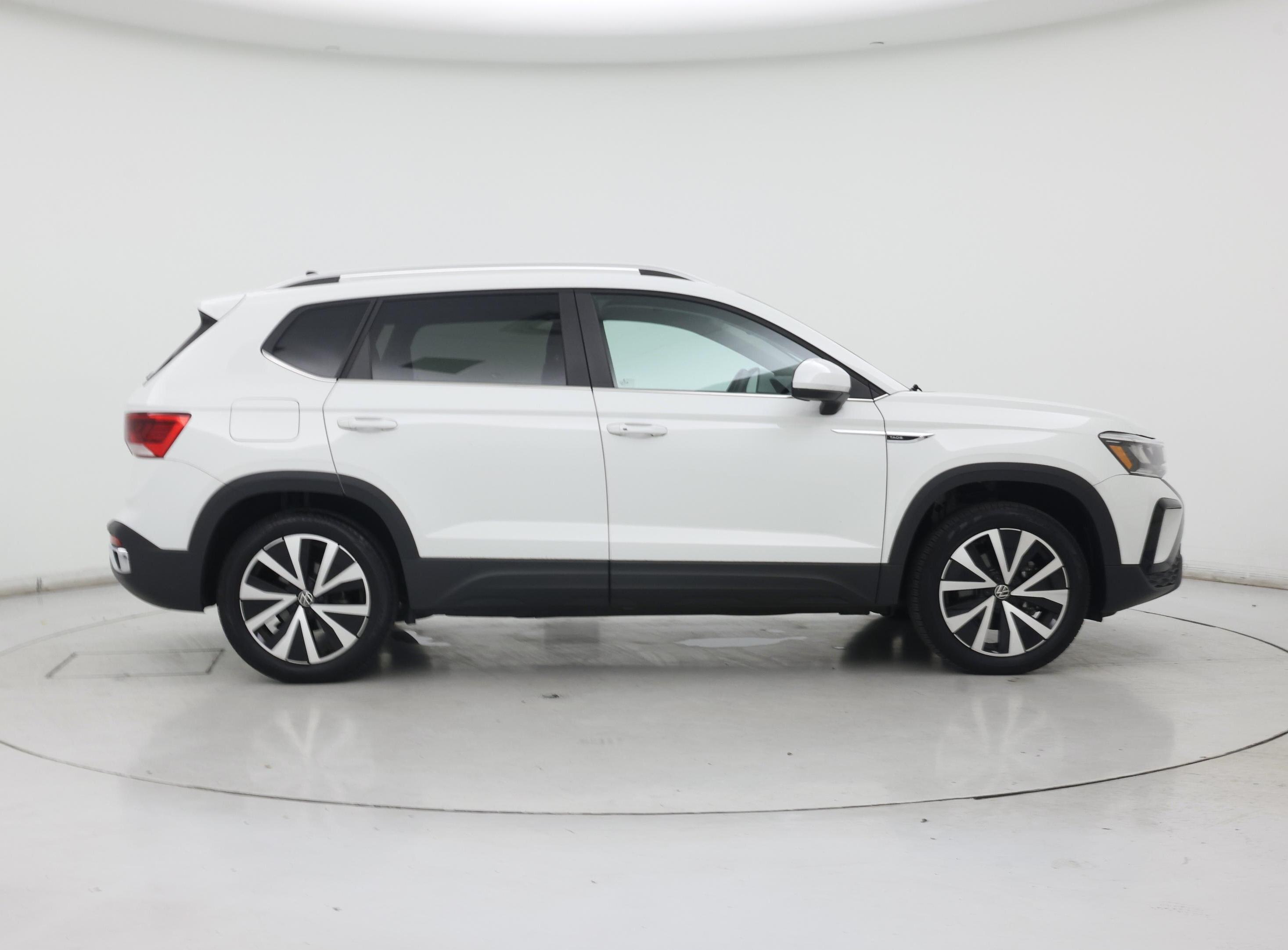 Thumbnail: 2023 Volkswagen Taos - 7