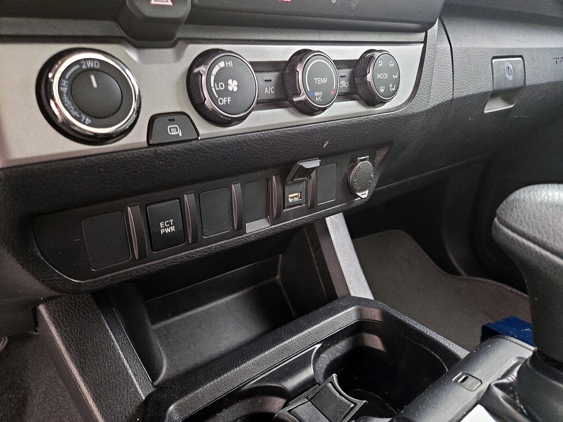 Thumbnail: 2021 Toyota Tacoma - 18