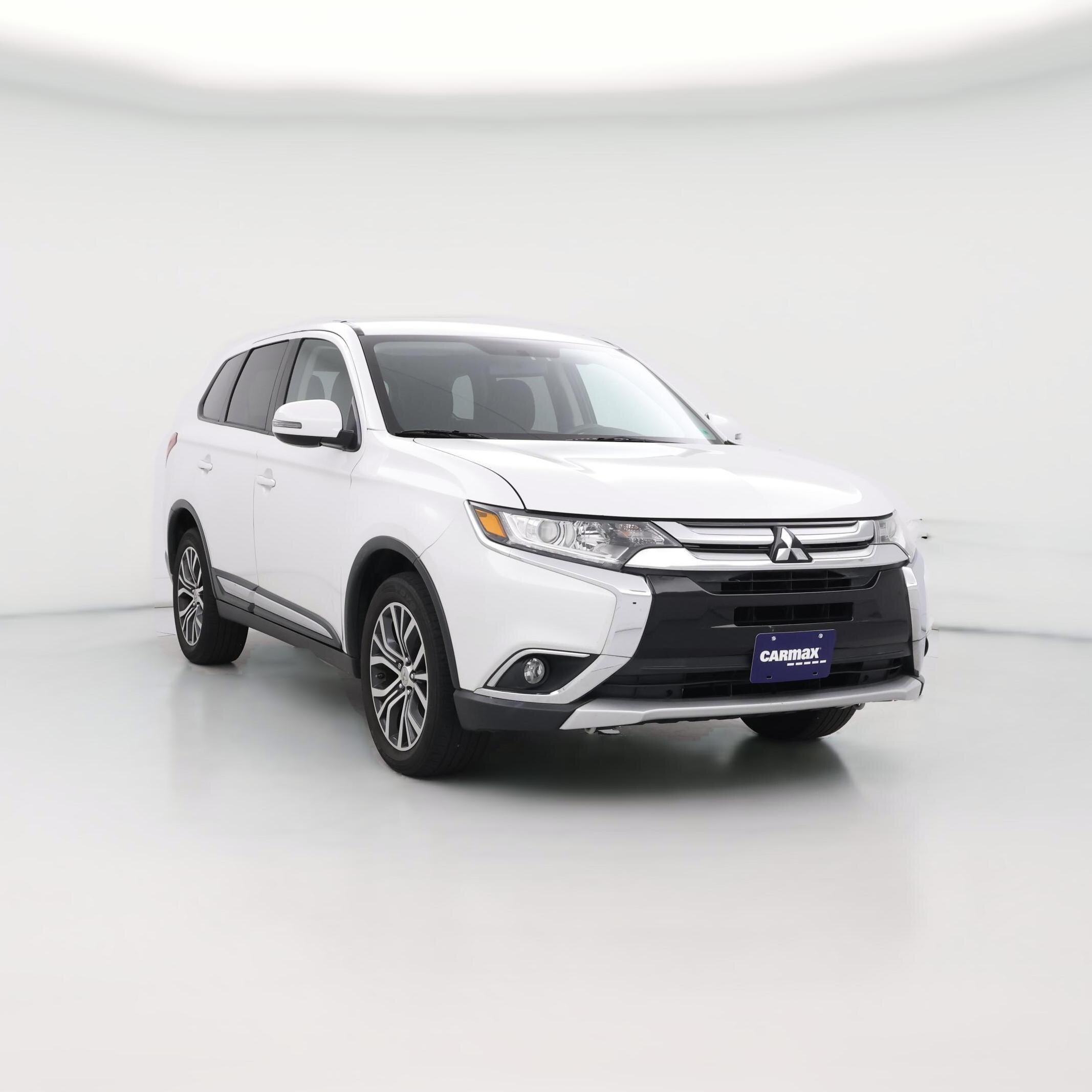 Thumbnail: 2017 Mitsubishi Outlander - 1