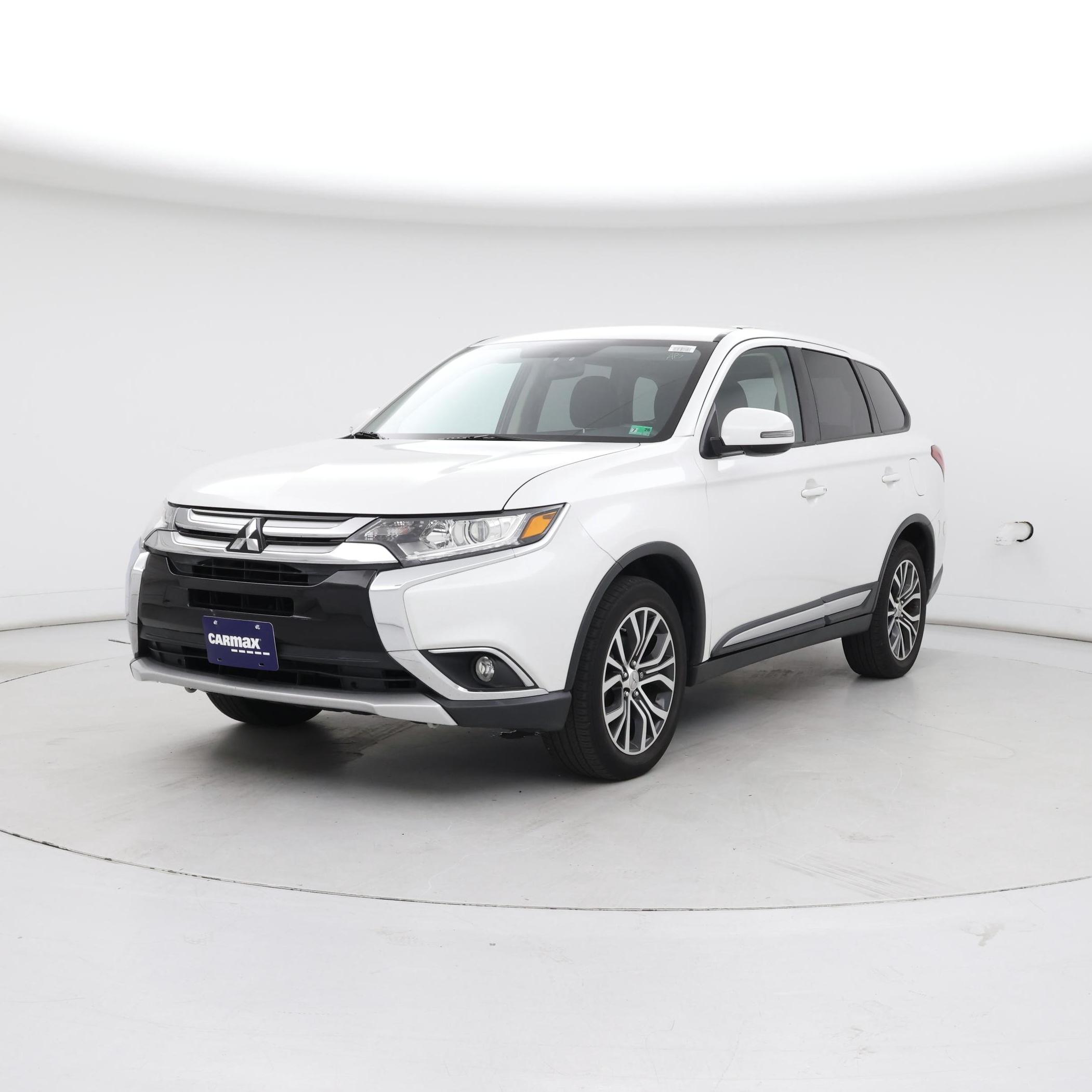 Thumbnail: 2017 Mitsubishi Outlander - 4