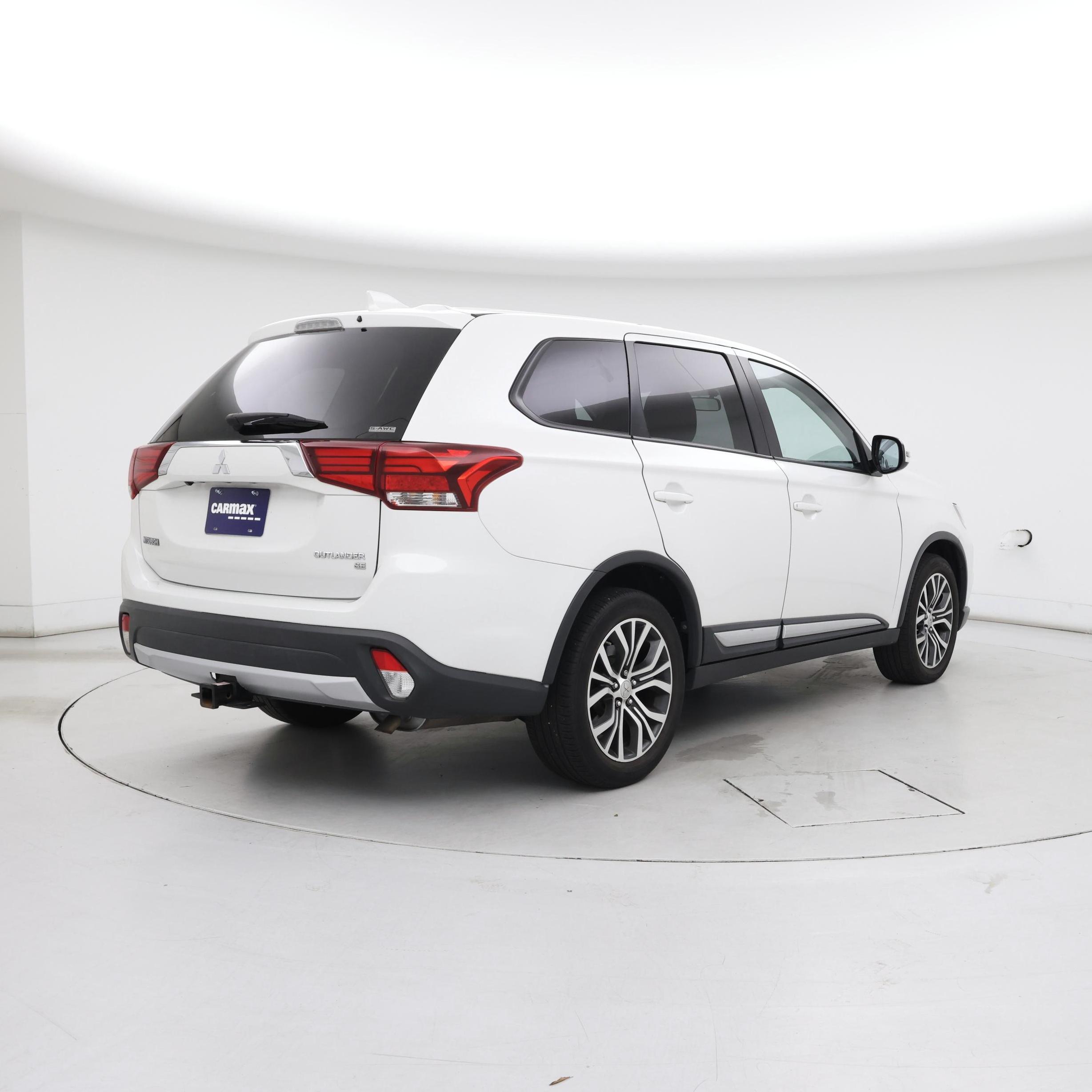 Thumbnail: 2017 Mitsubishi Outlander - 8