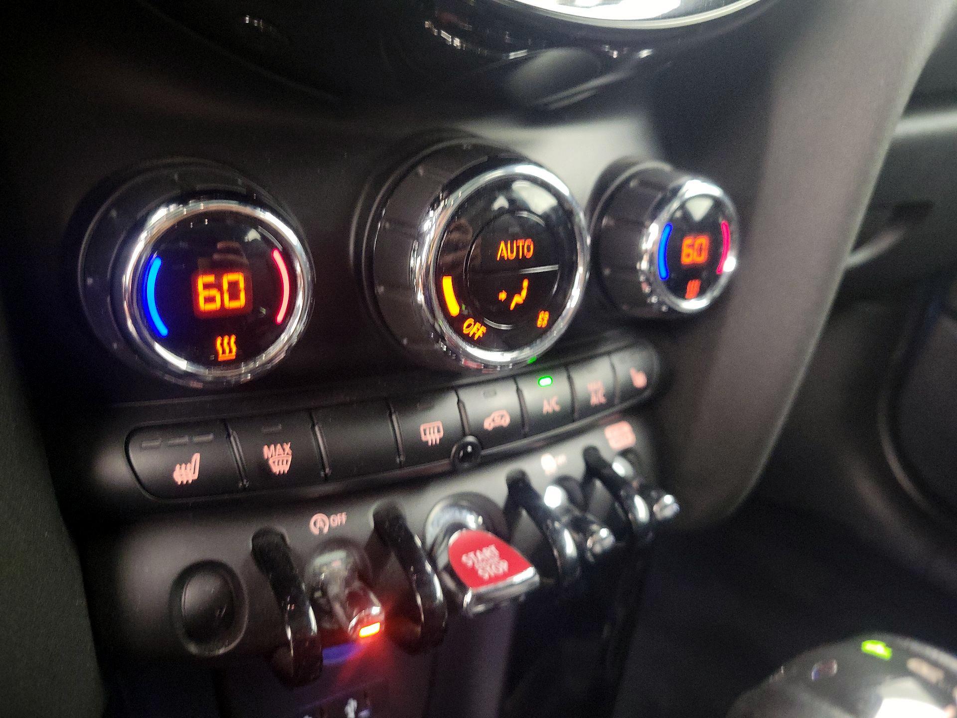 Thumbnail: 2019 MINI Cooper Hardtop - 14