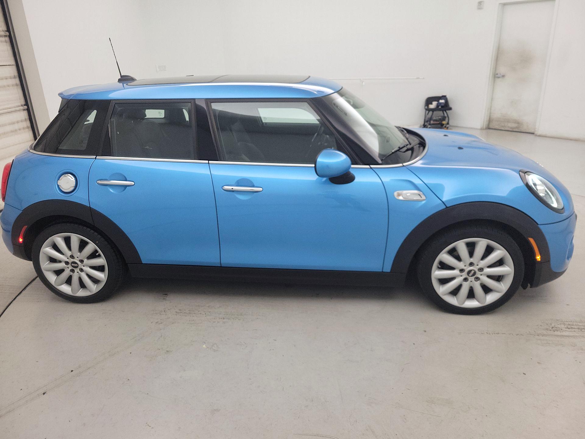 Thumbnail: 2019 MINI Cooper Hardtop - 4