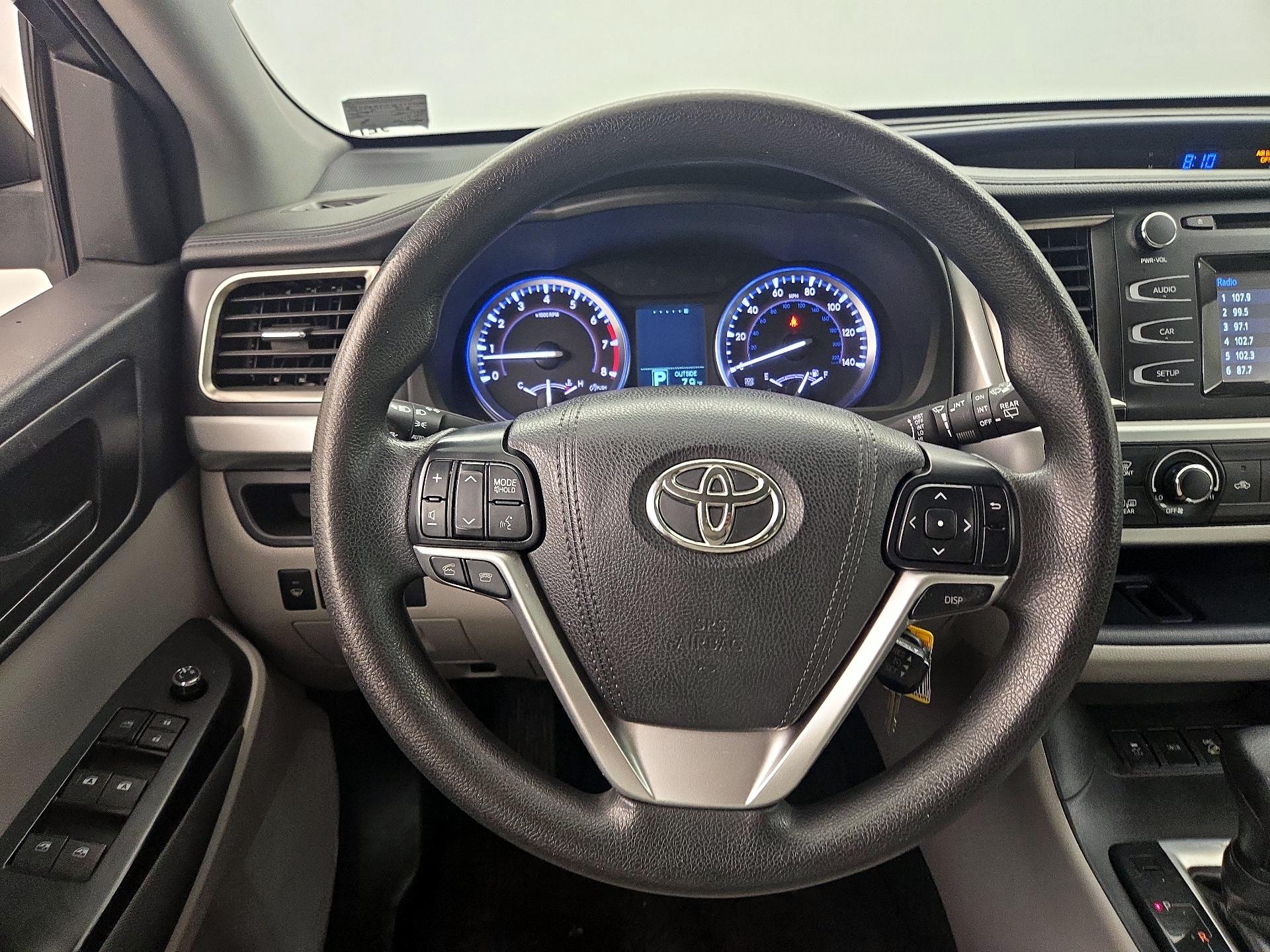 Thumbnail: 2016 Toyota Highlander - 10