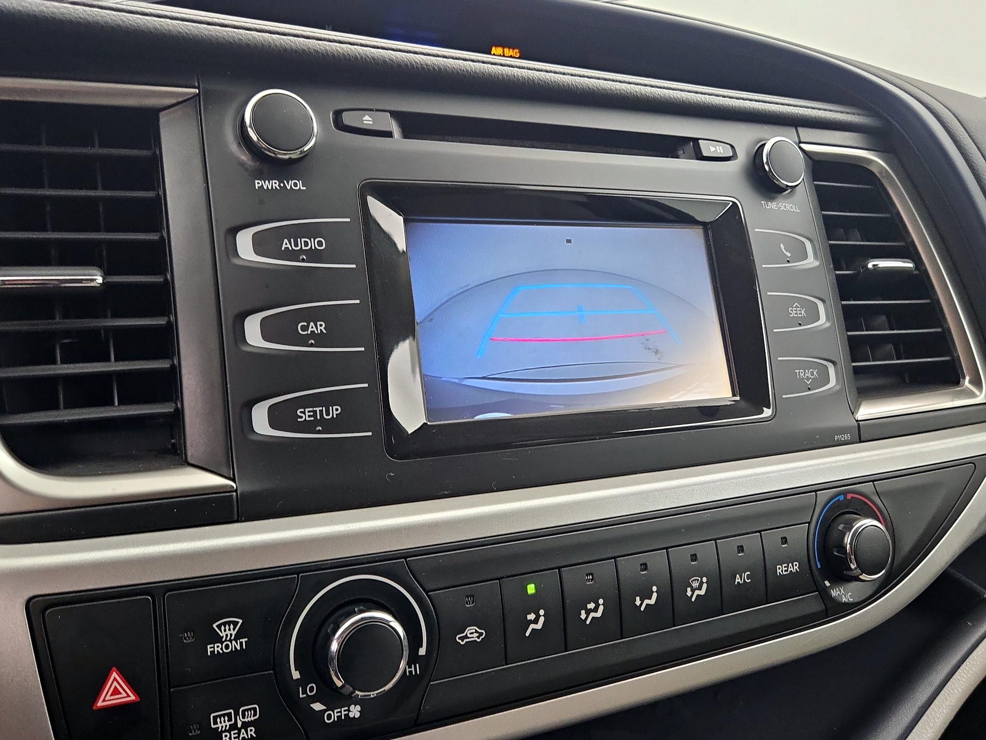 Thumbnail: 2016 Toyota Highlander - 14