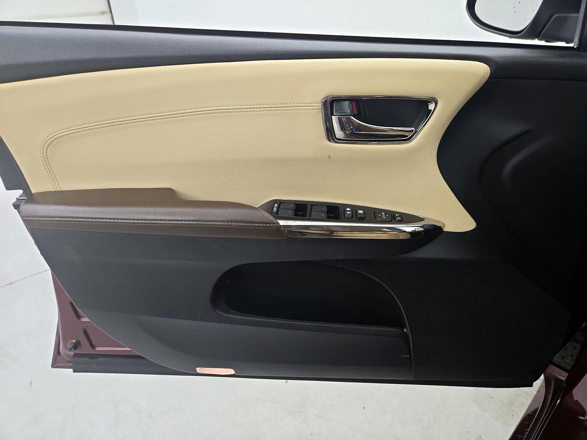 Thumbnail: 2015 Toyota Avalon - 12