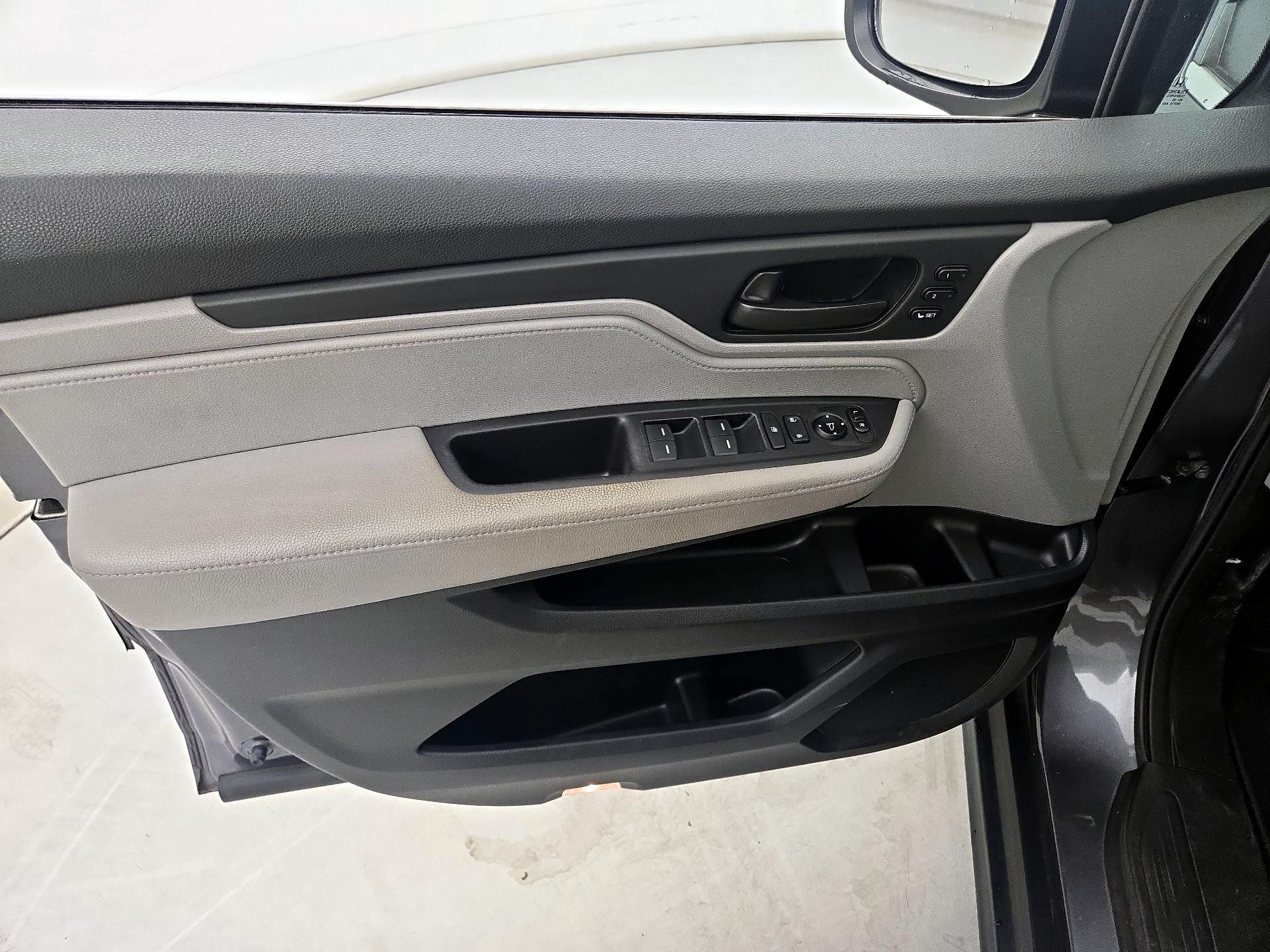 Thumbnail: 2019 Honda Odyssey - 12