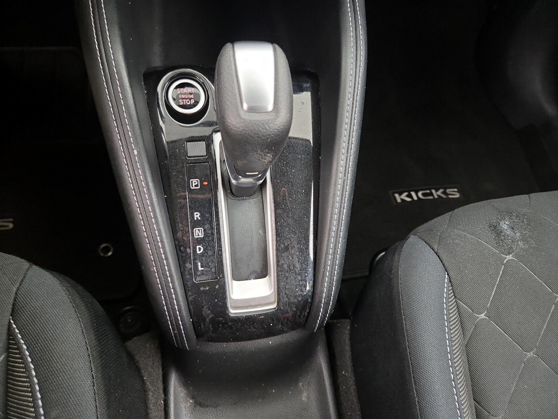 Thumbnail: 2018 Nissan Kicks - 17