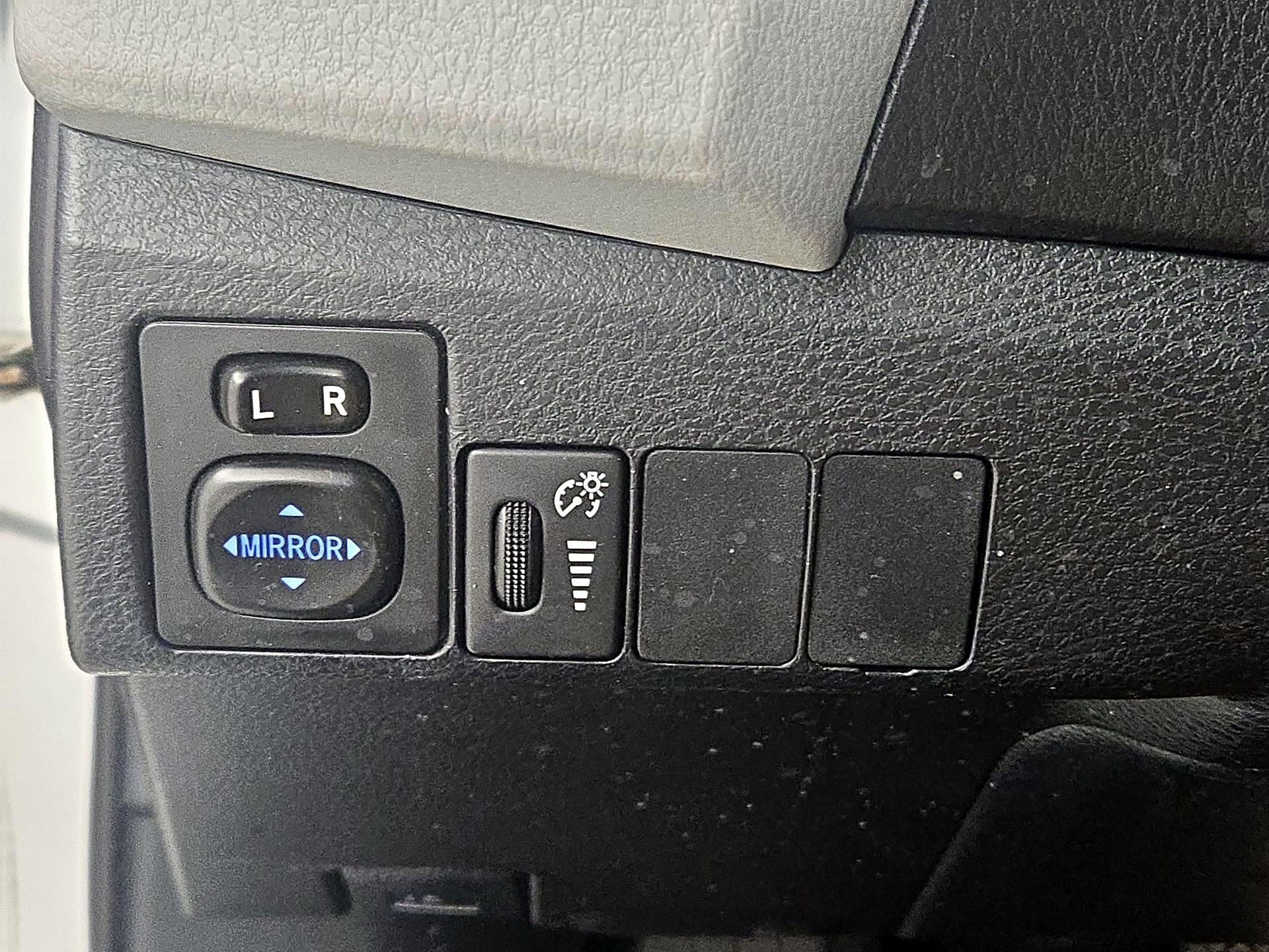 Thumbnail: 2015 Toyota Corolla - 13