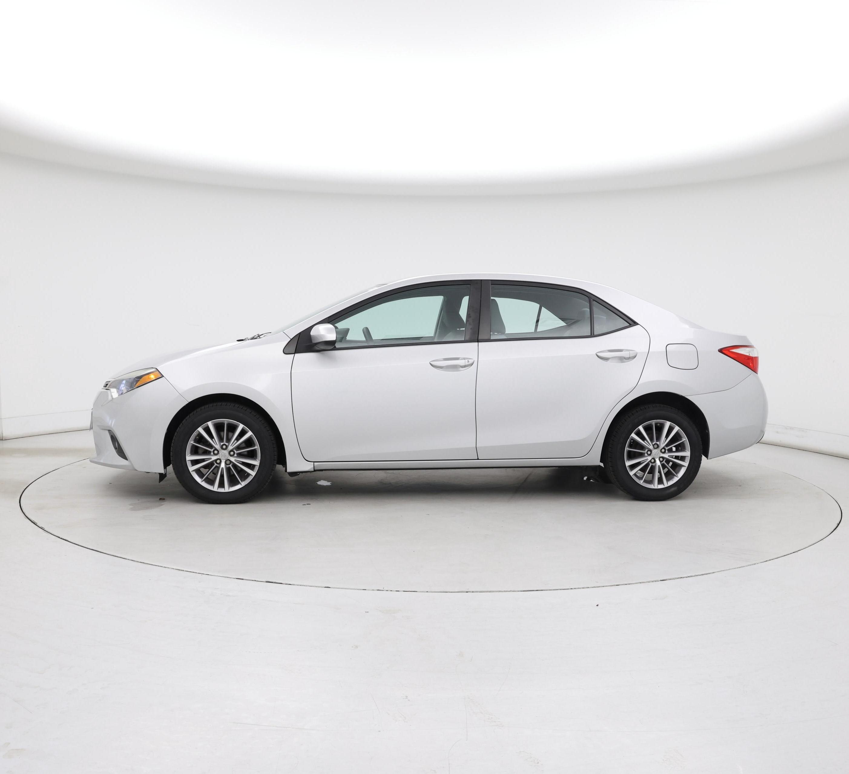 Thumbnail: 2015 Toyota Corolla - 3