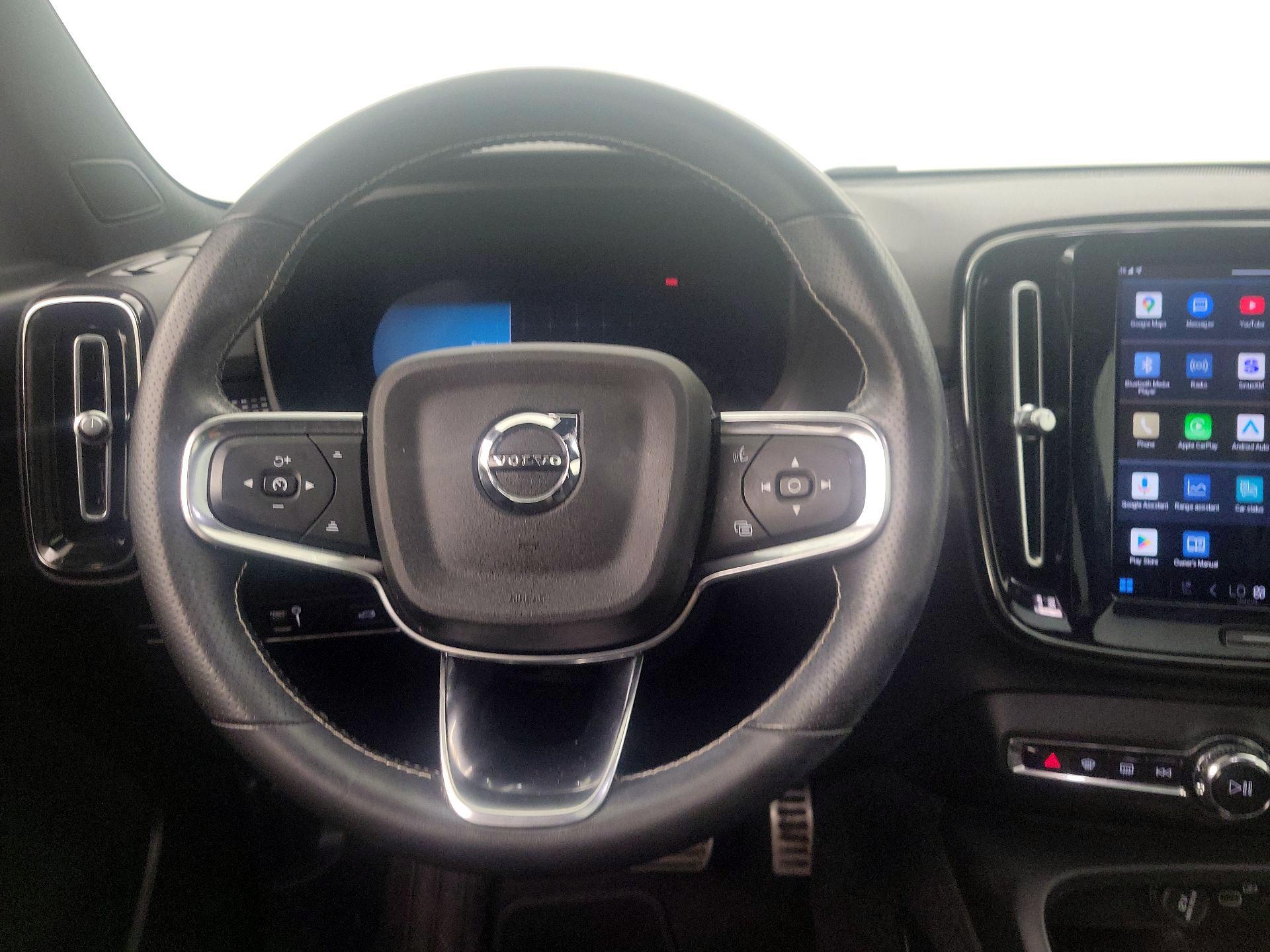 Thumbnail: 2021 Volvo XC40 - 10