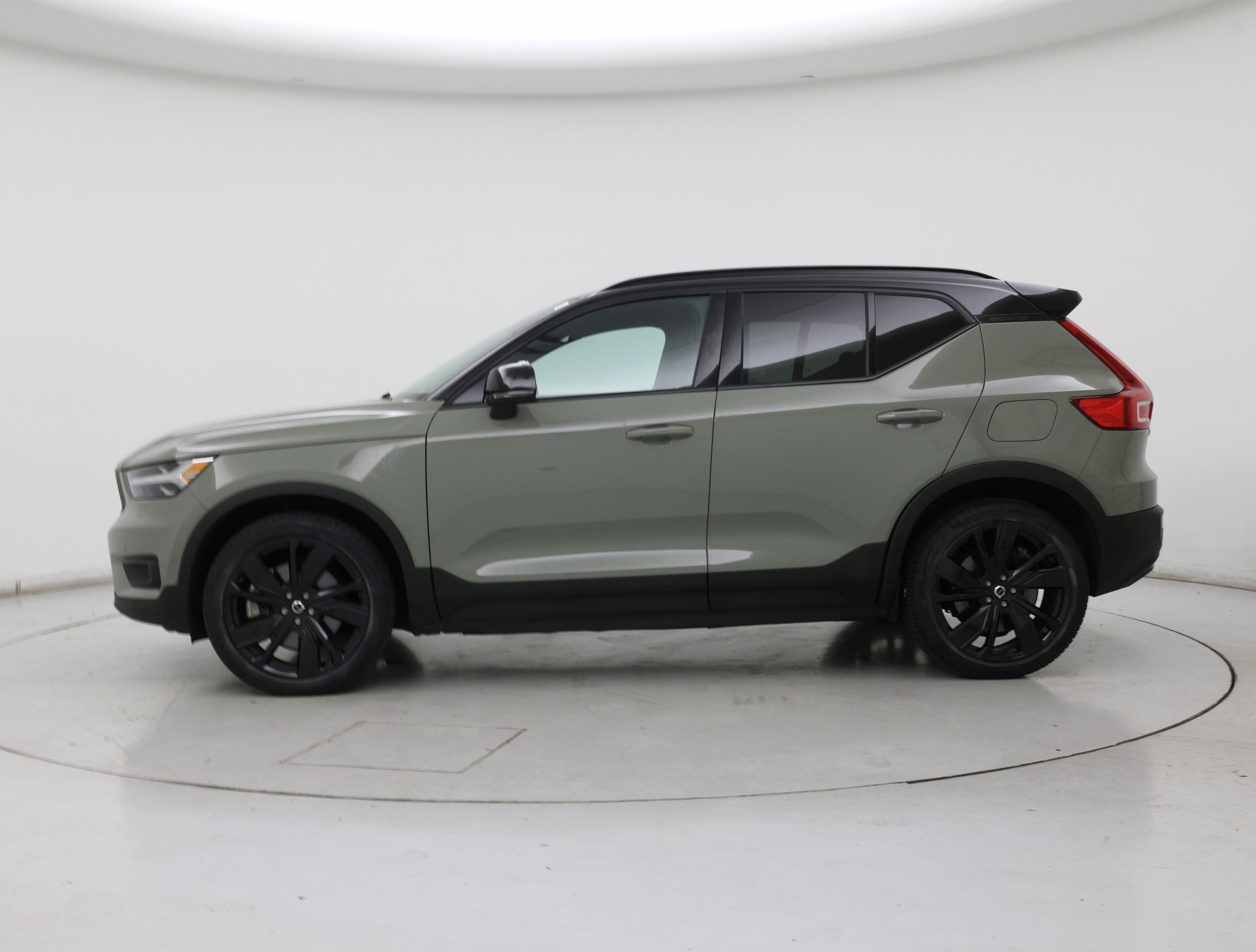 Thumbnail: 2021 Volvo XC40 - 3