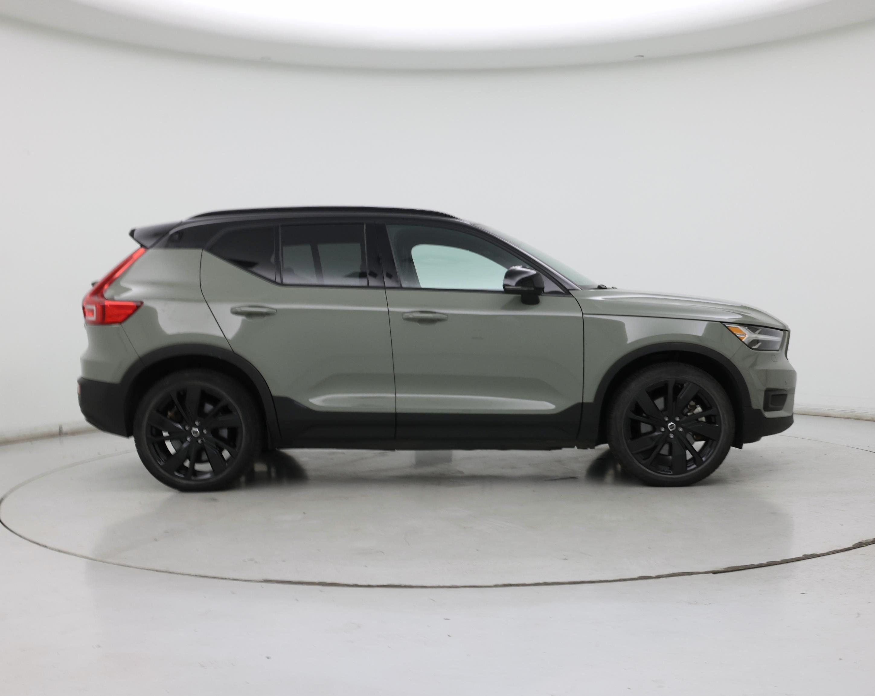 Thumbnail: 2021 Volvo XC40 - 7