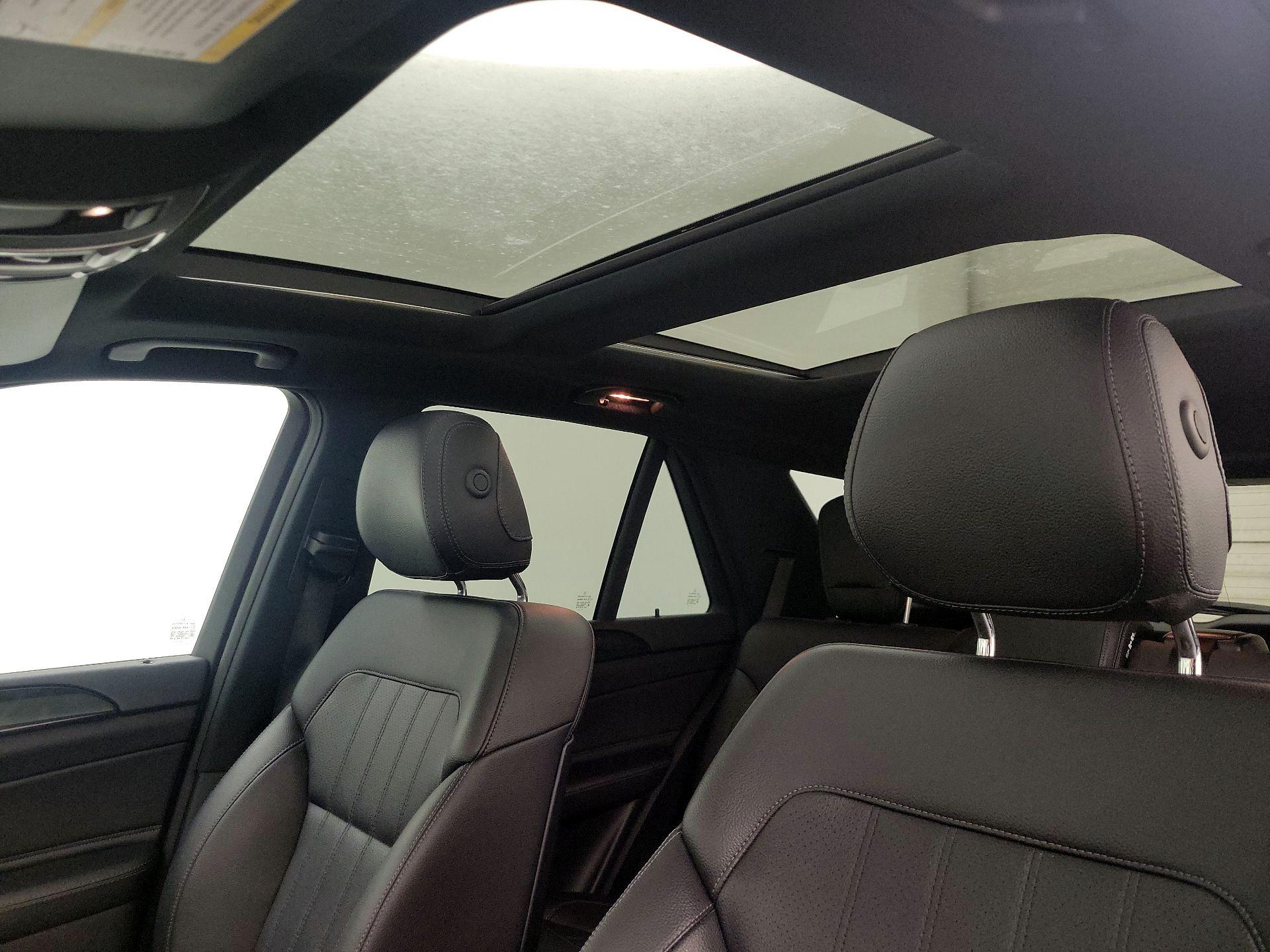 Thumbnail: 2016 Mercedes-Benz GLE - 20