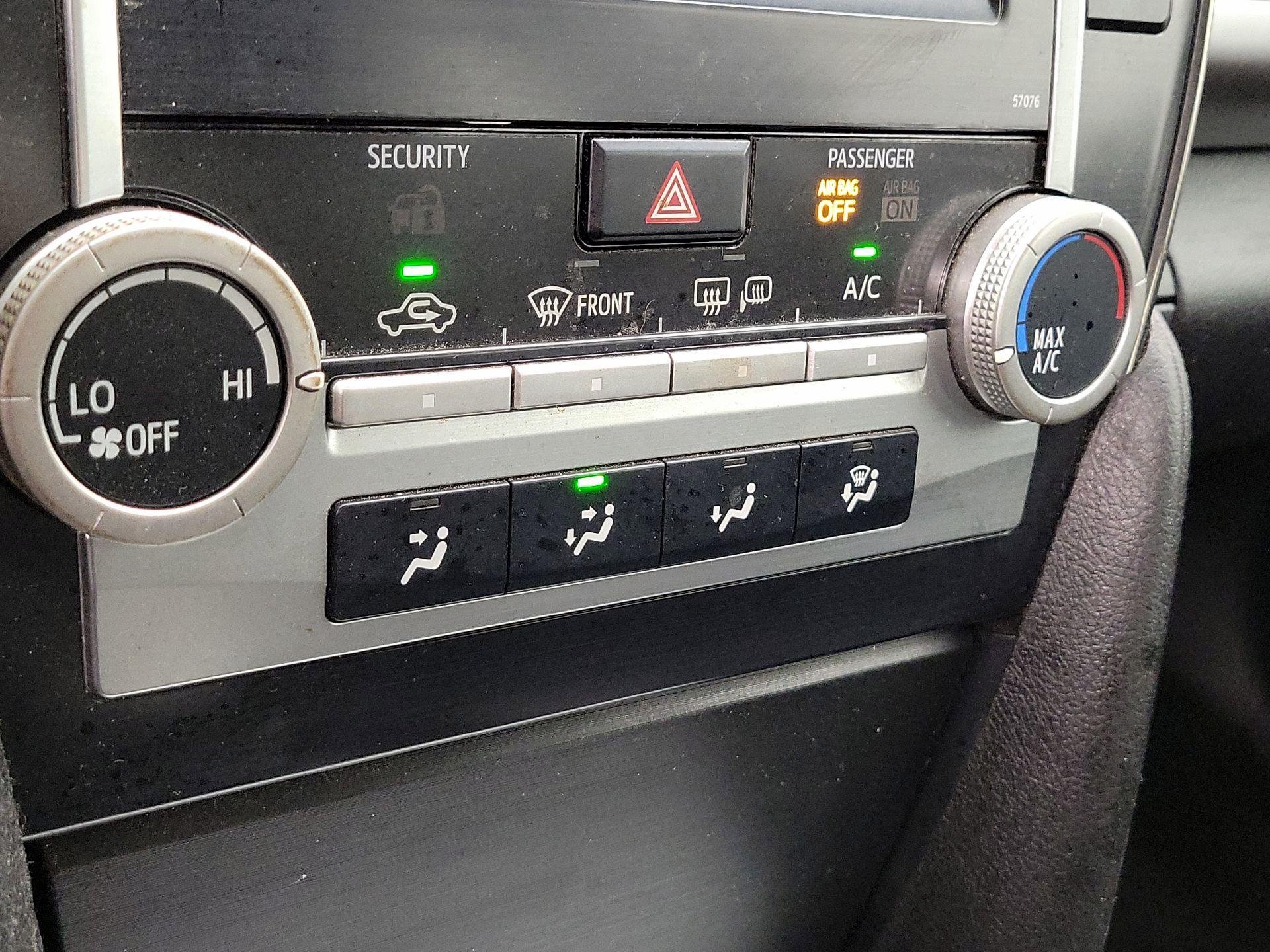 Thumbnail: 2013 Toyota Camry - 15