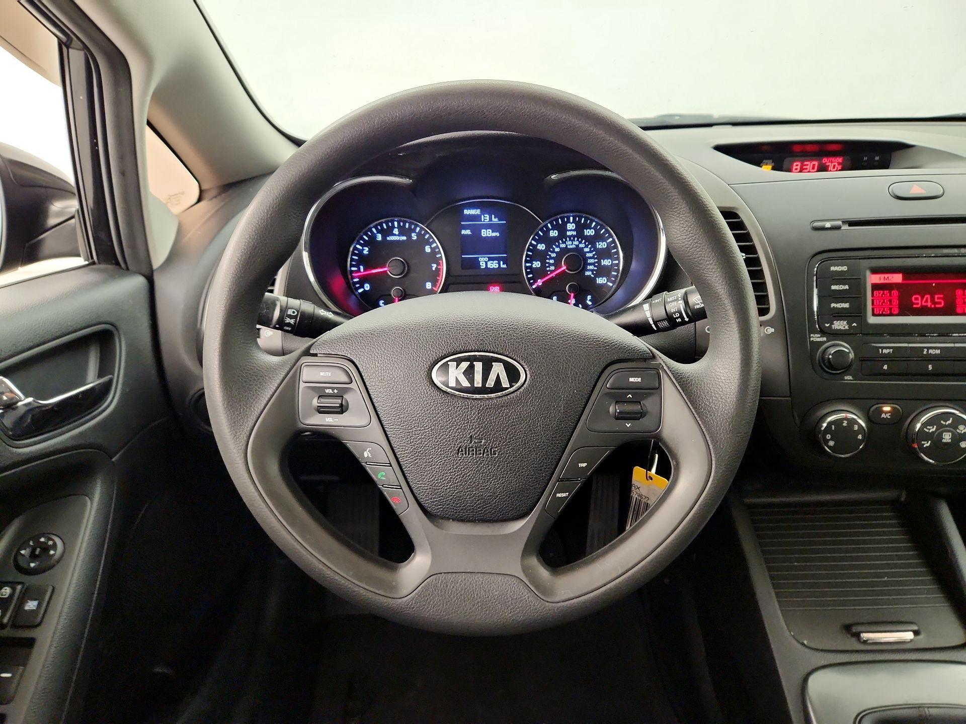Thumbnail: 2016 Kia Forte - 10