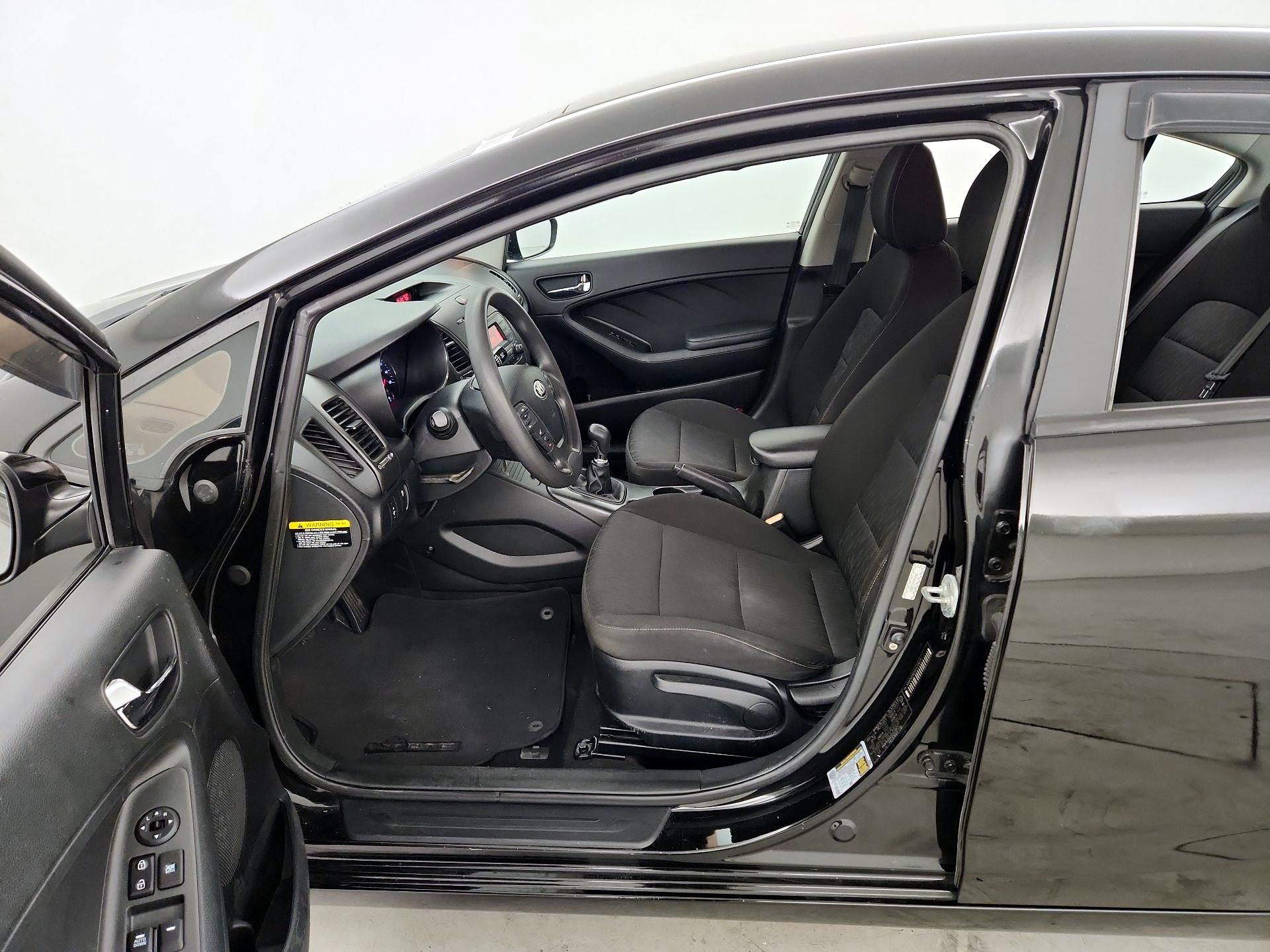 Thumbnail: 2016 Kia Forte - 11