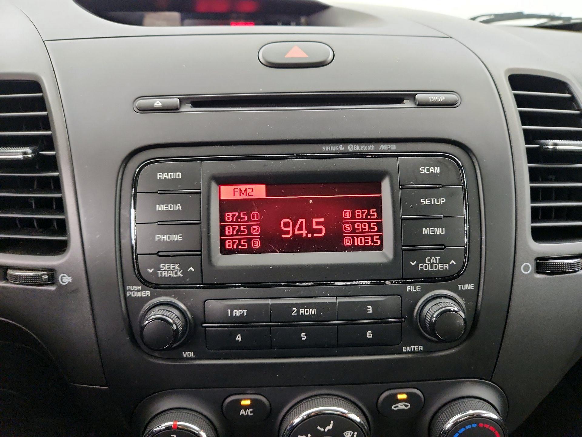 Thumbnail: 2016 Kia Forte - 14