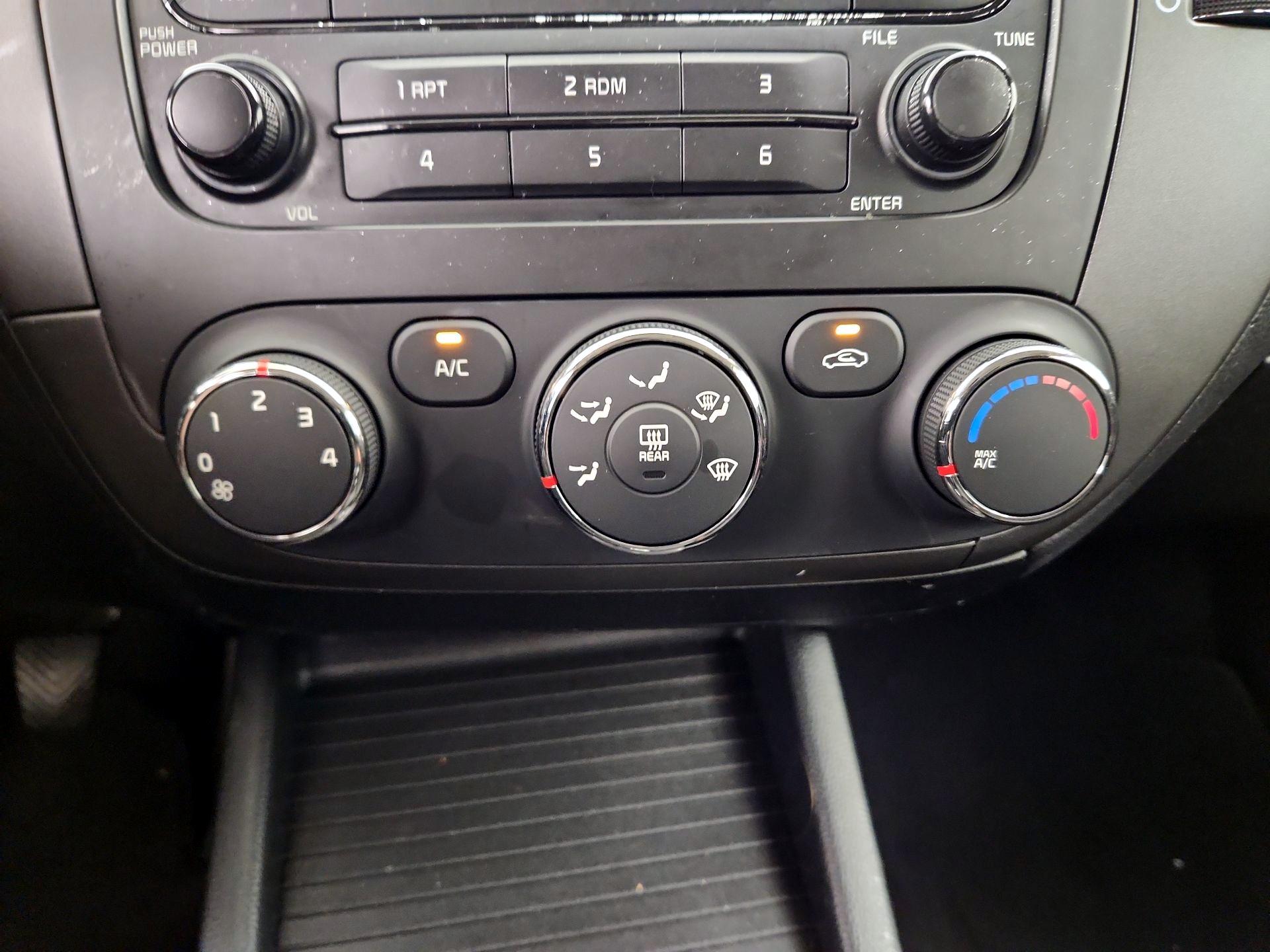 Thumbnail: 2016 Kia Forte - 15
