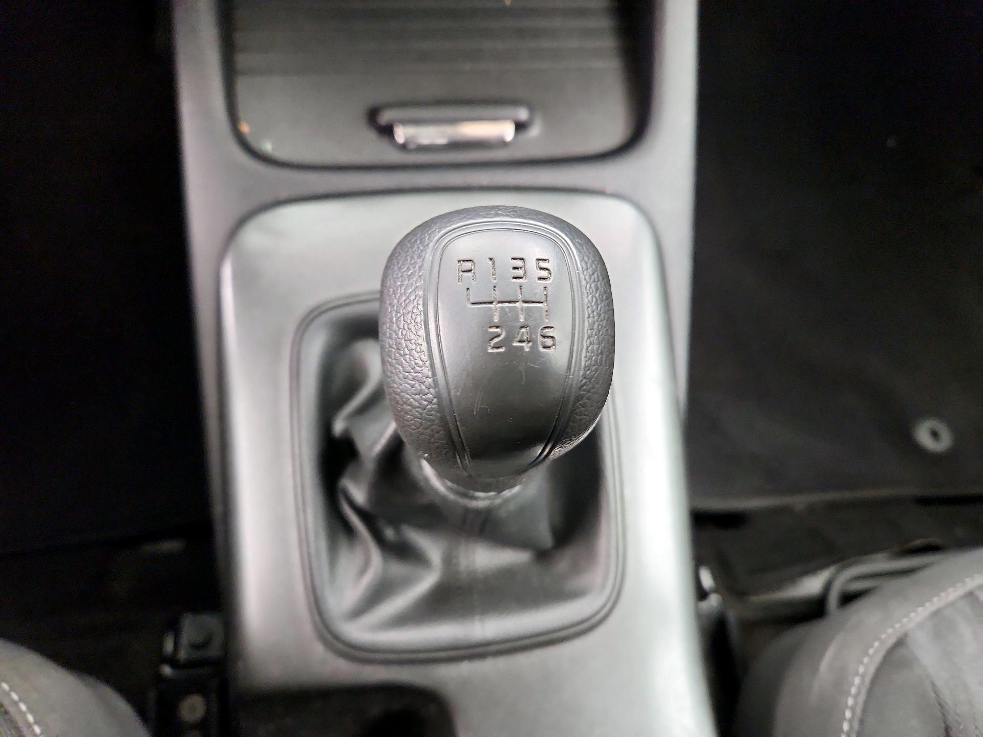 Thumbnail: 2016 Kia Forte - 16