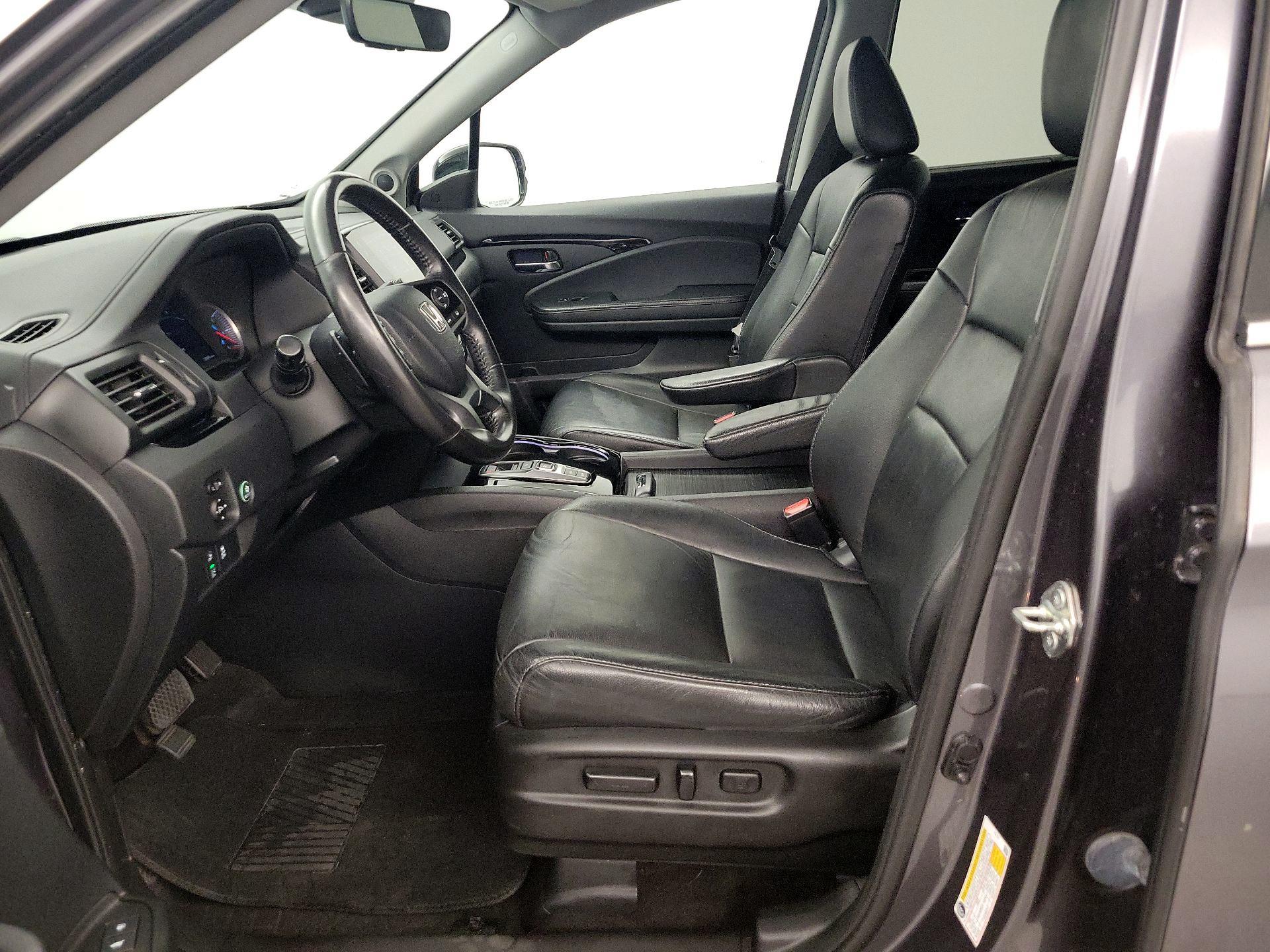 Thumbnail: 2019 Honda Pilot - 11
