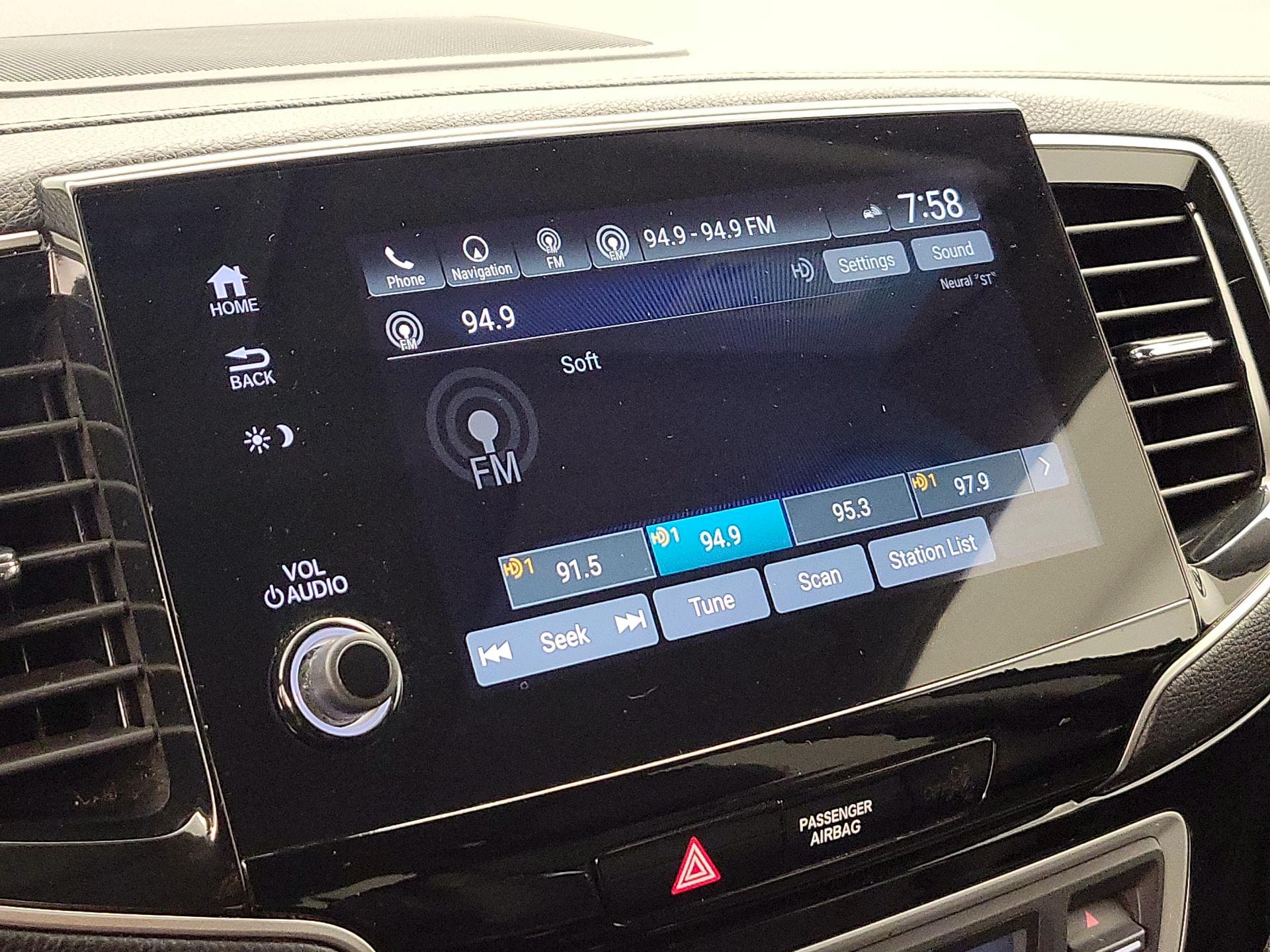 Thumbnail: 2019 Honda Pilot - 15