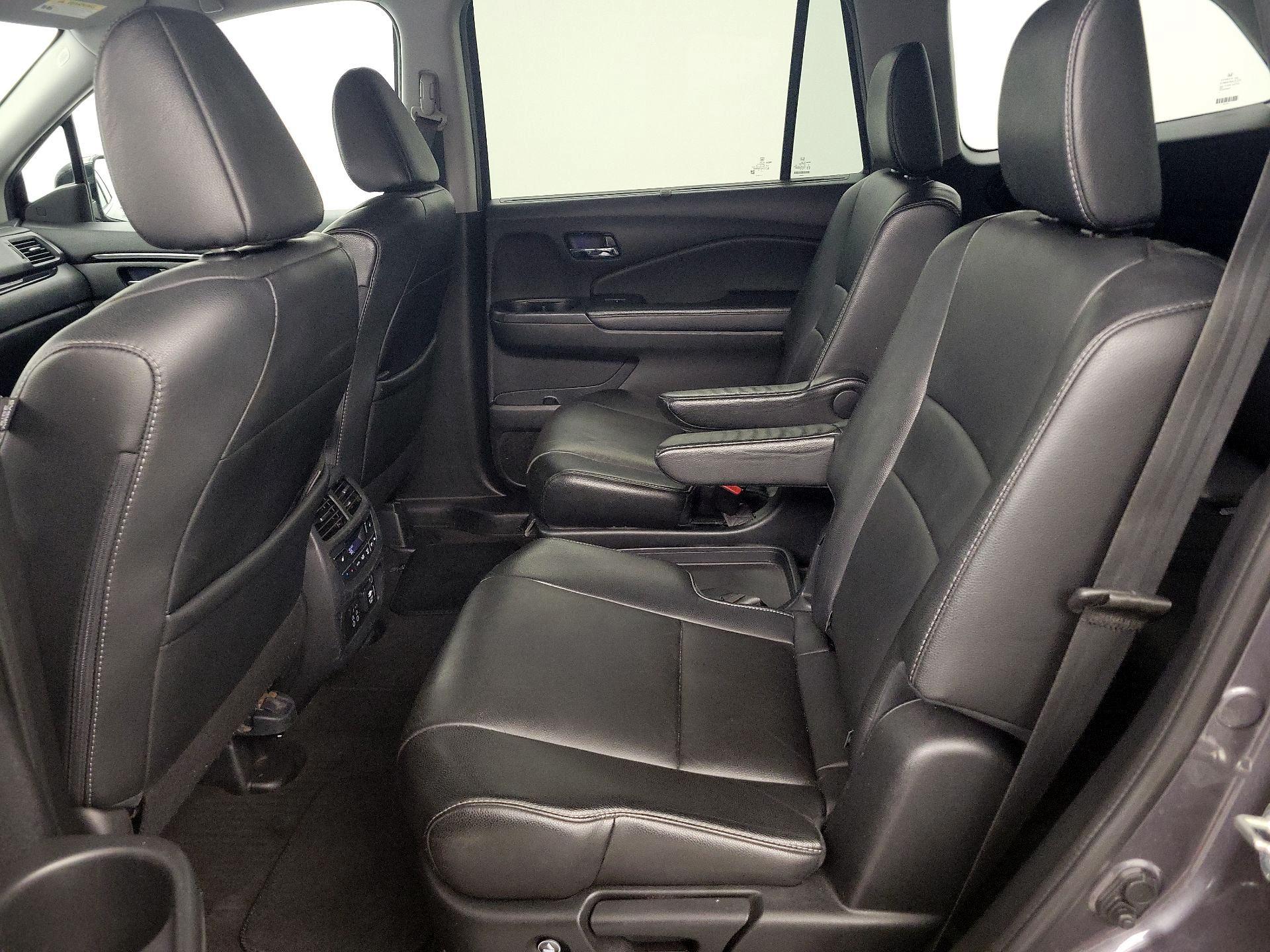 Thumbnail: 2019 Honda Pilot - 20