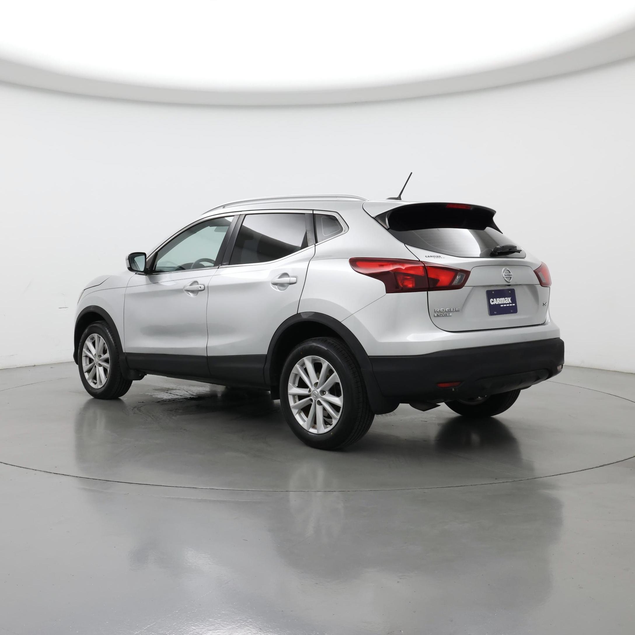 Thumbnail: 2017 Nissan Rogue Sport - 2