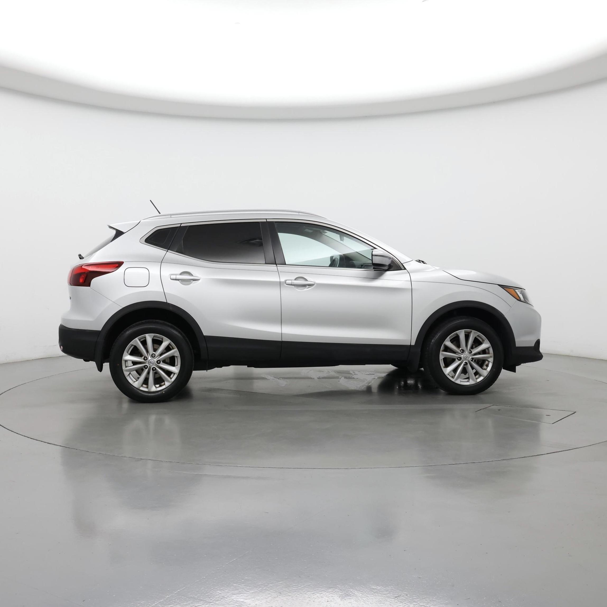 Thumbnail: 2017 Nissan Rogue Sport - 7