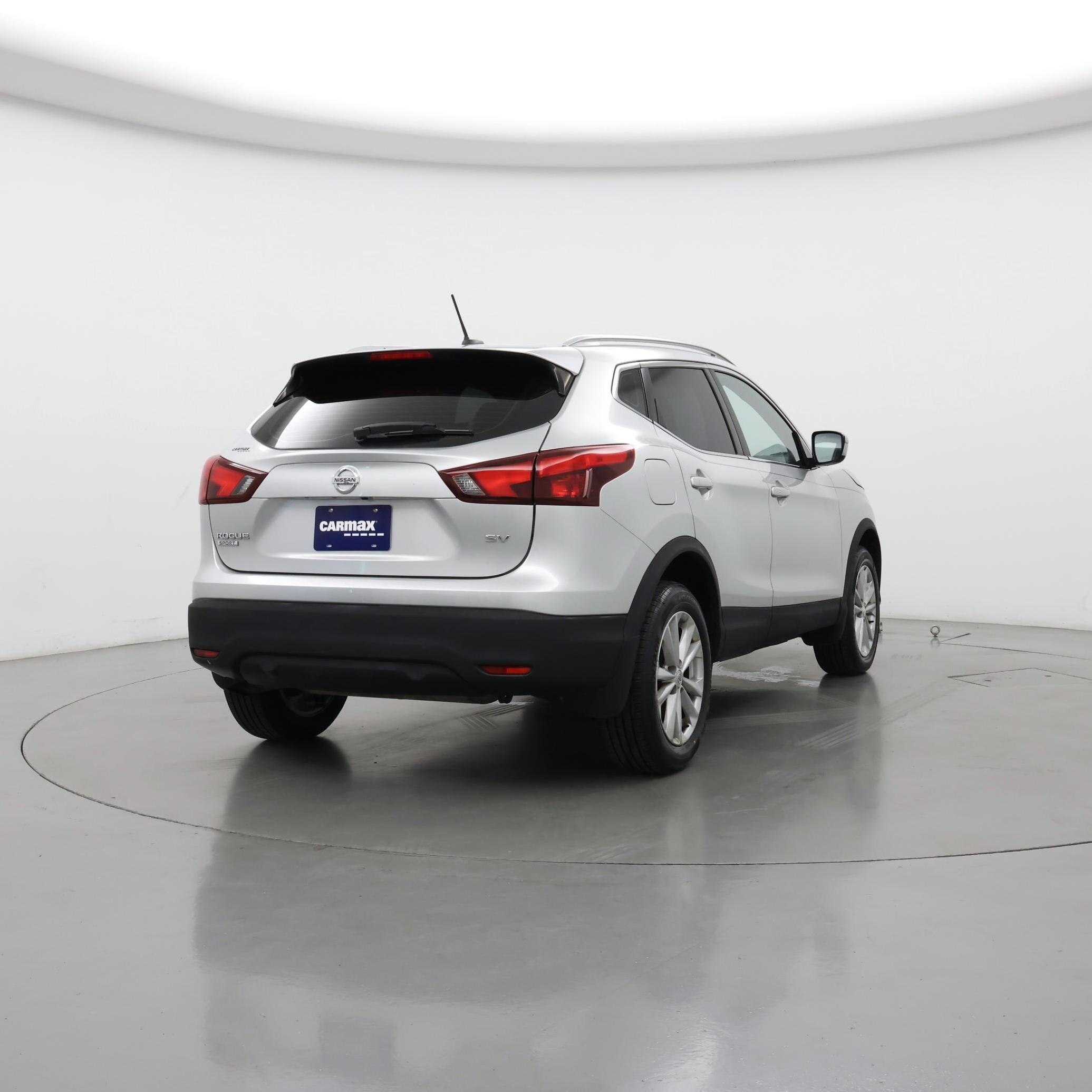Thumbnail: 2017 Nissan Rogue Sport - 8