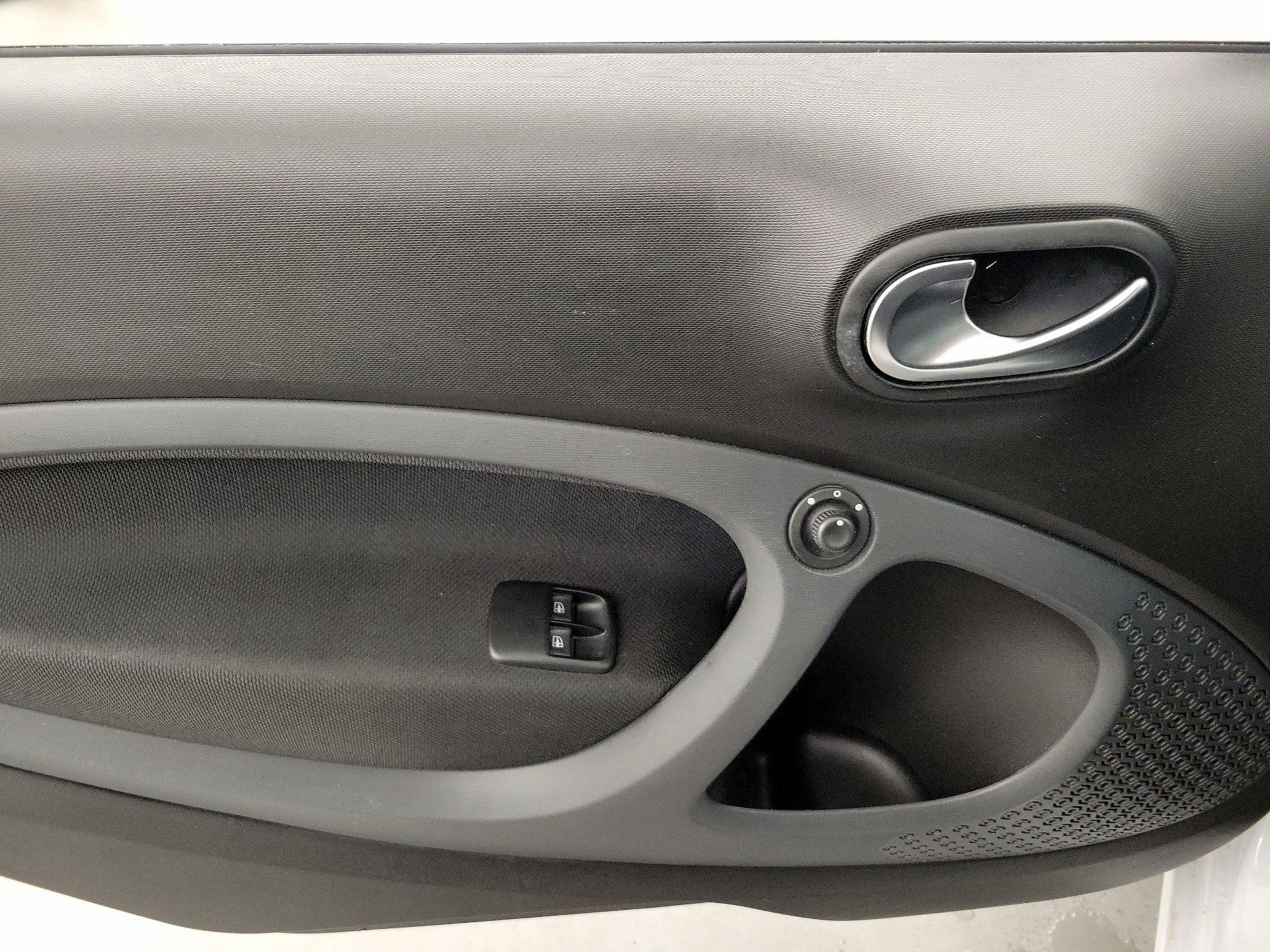 Thumbnail: 2016 smart fortwo - 12