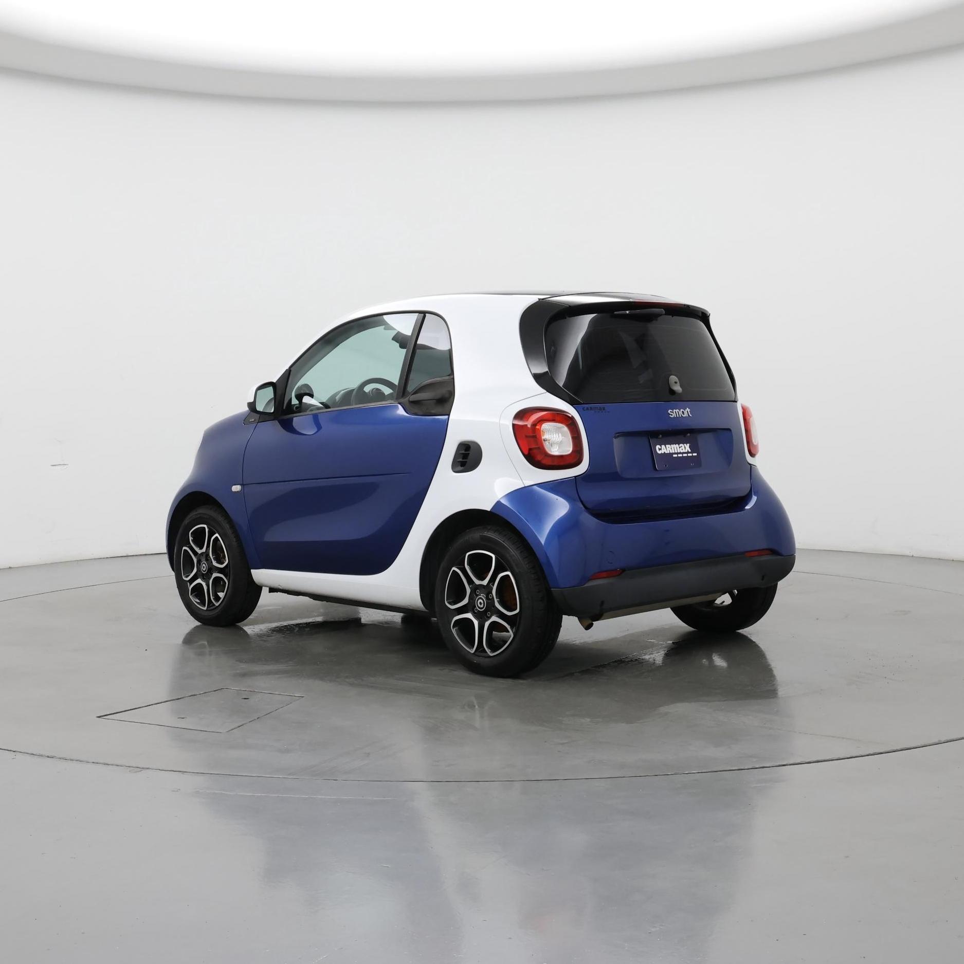Thumbnail: 2016 smart fortwo - 2