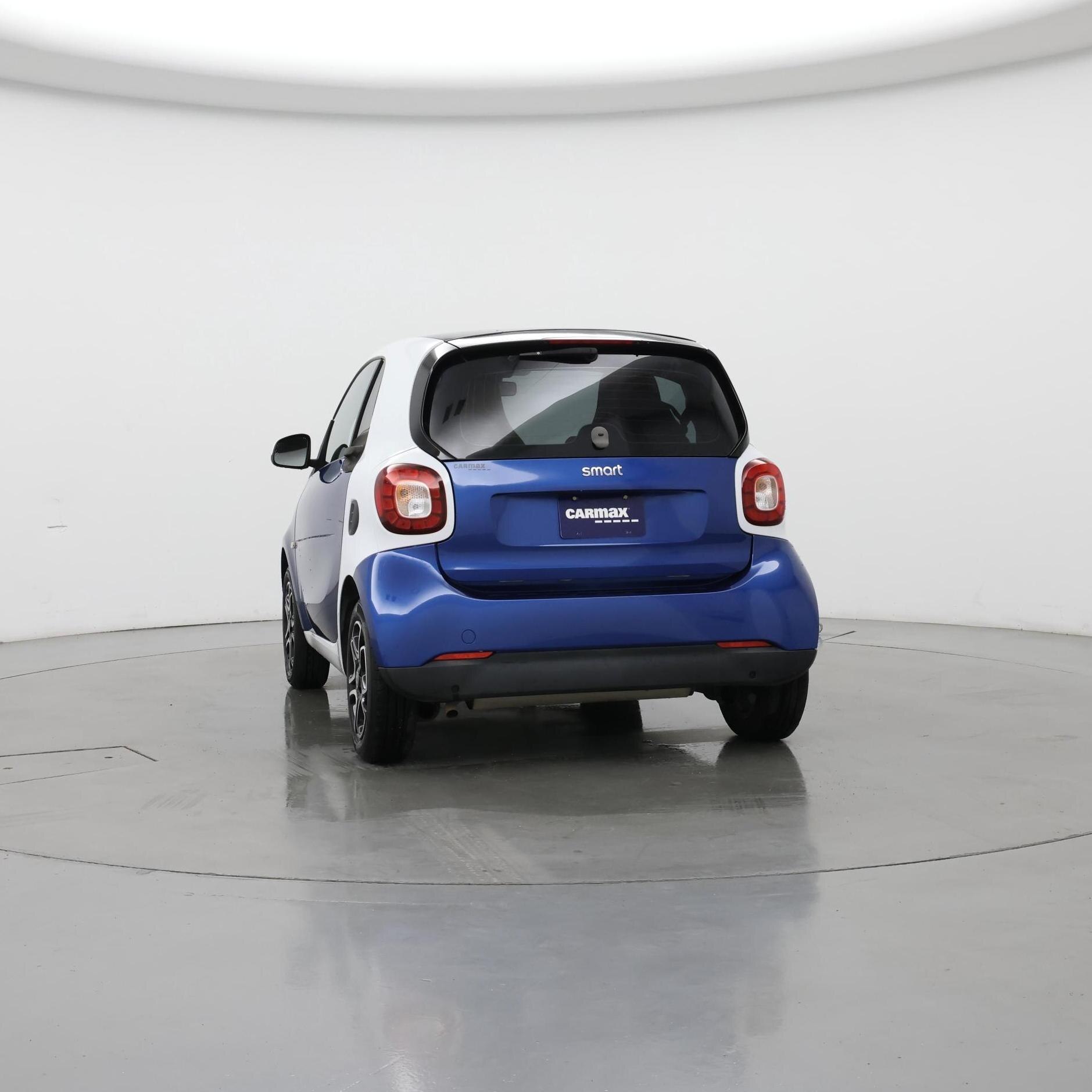 Thumbnail: 2016 smart fortwo - 6