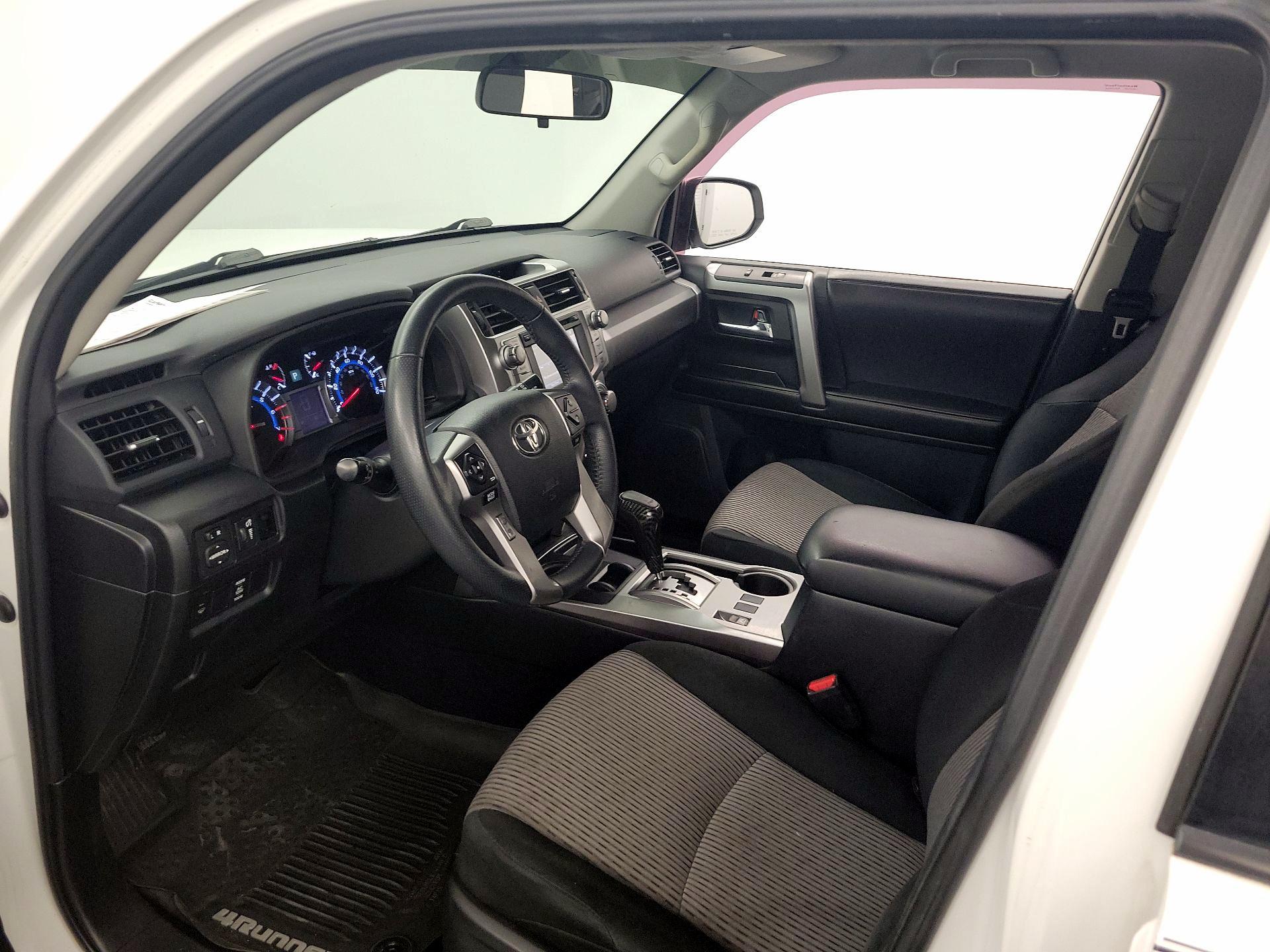 Thumbnail: 2016 Toyota 4Runner - 11