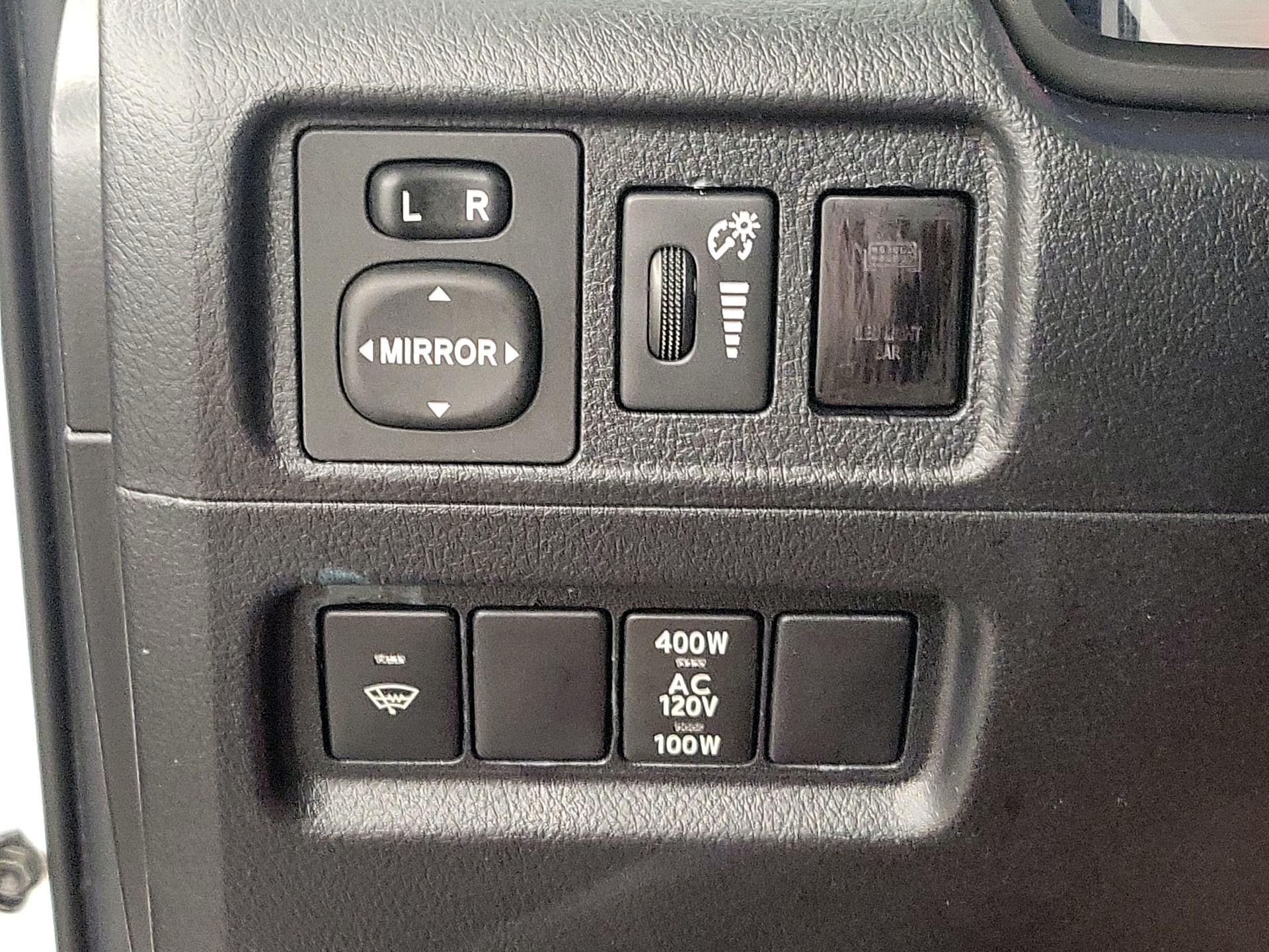 Thumbnail: 2016 Toyota 4Runner - 13