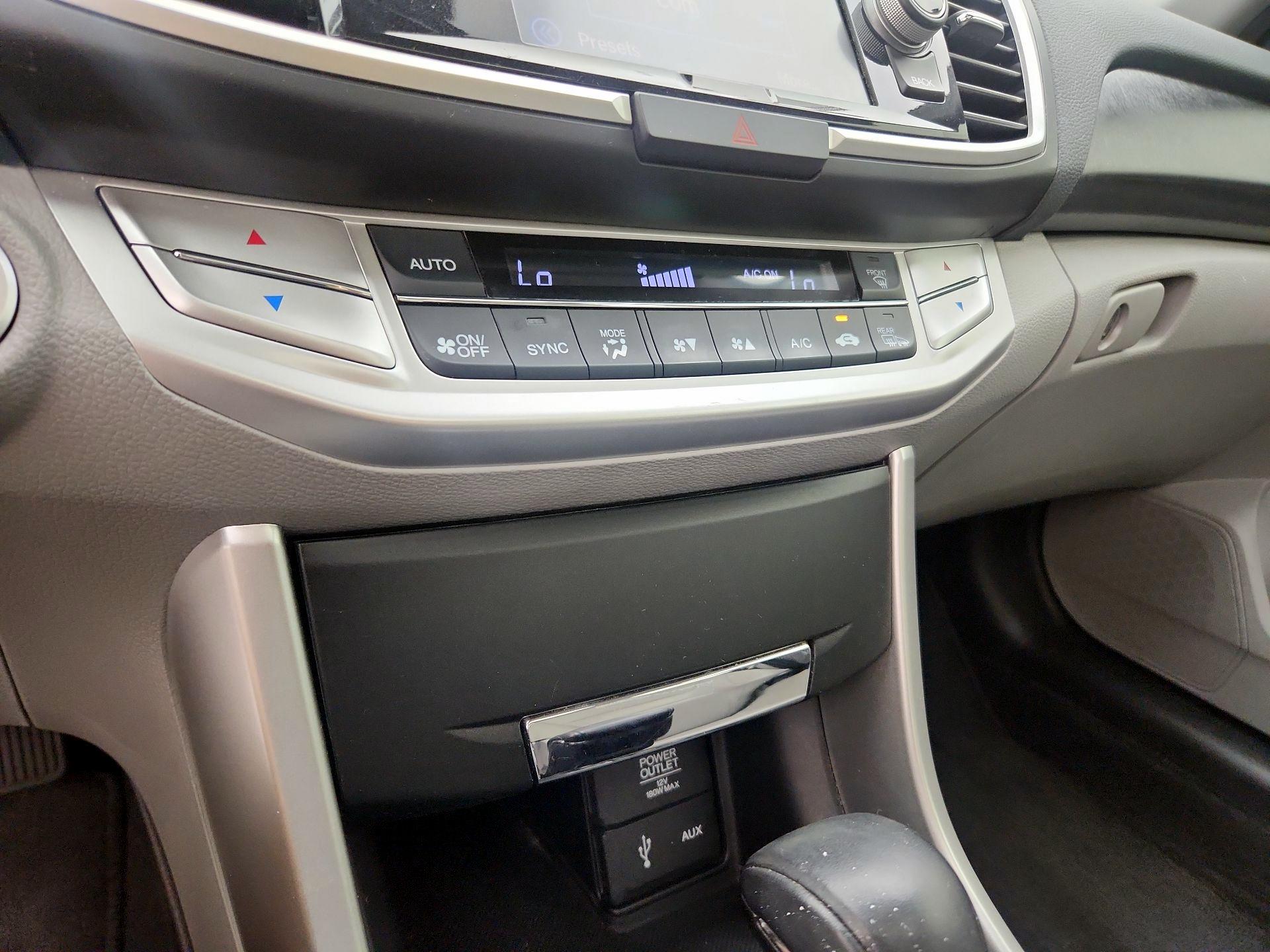Thumbnail: 2015 Honda Accord - 16