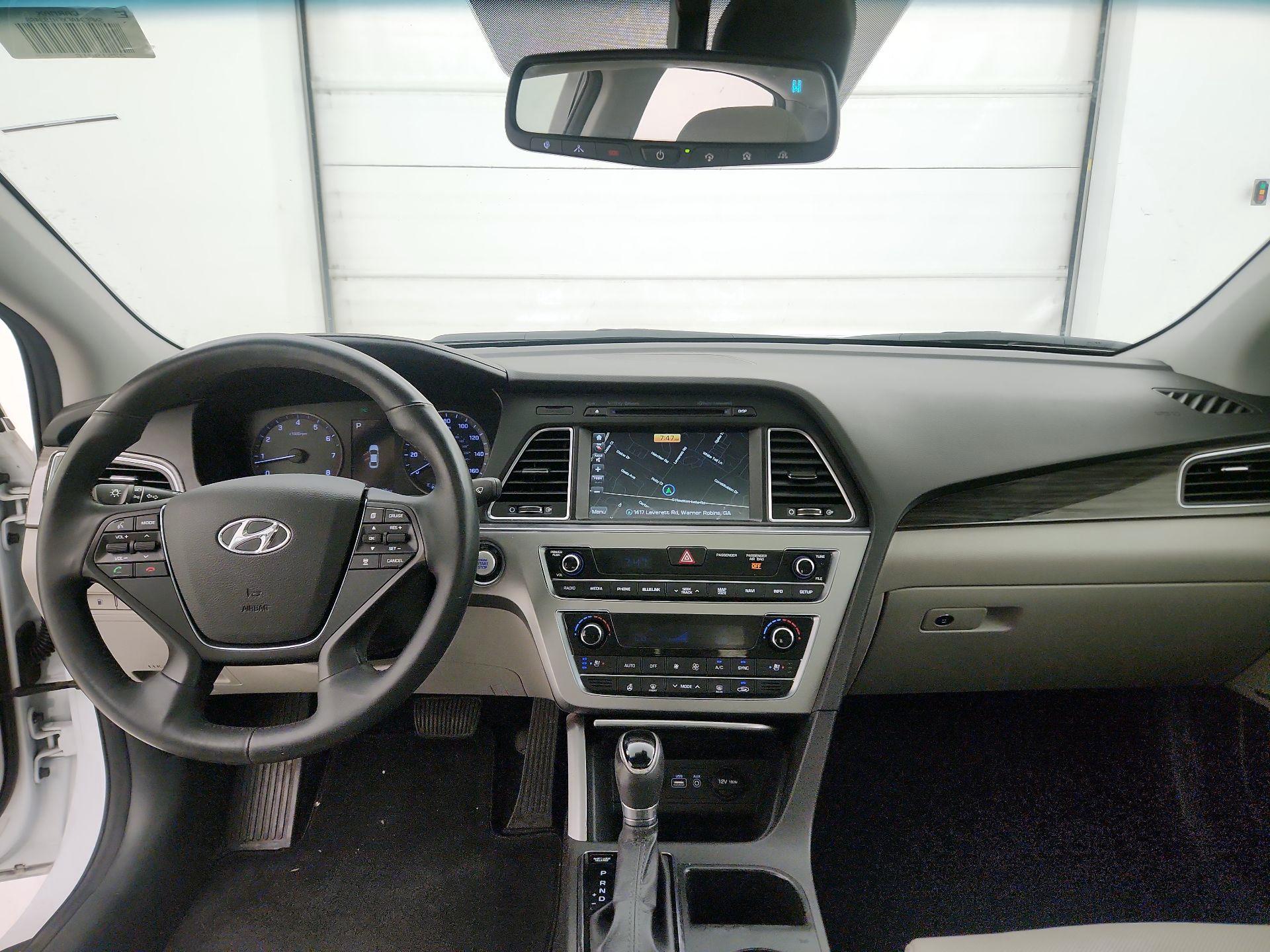 Thumbnail: 2015 Hyundai Sonata - 9