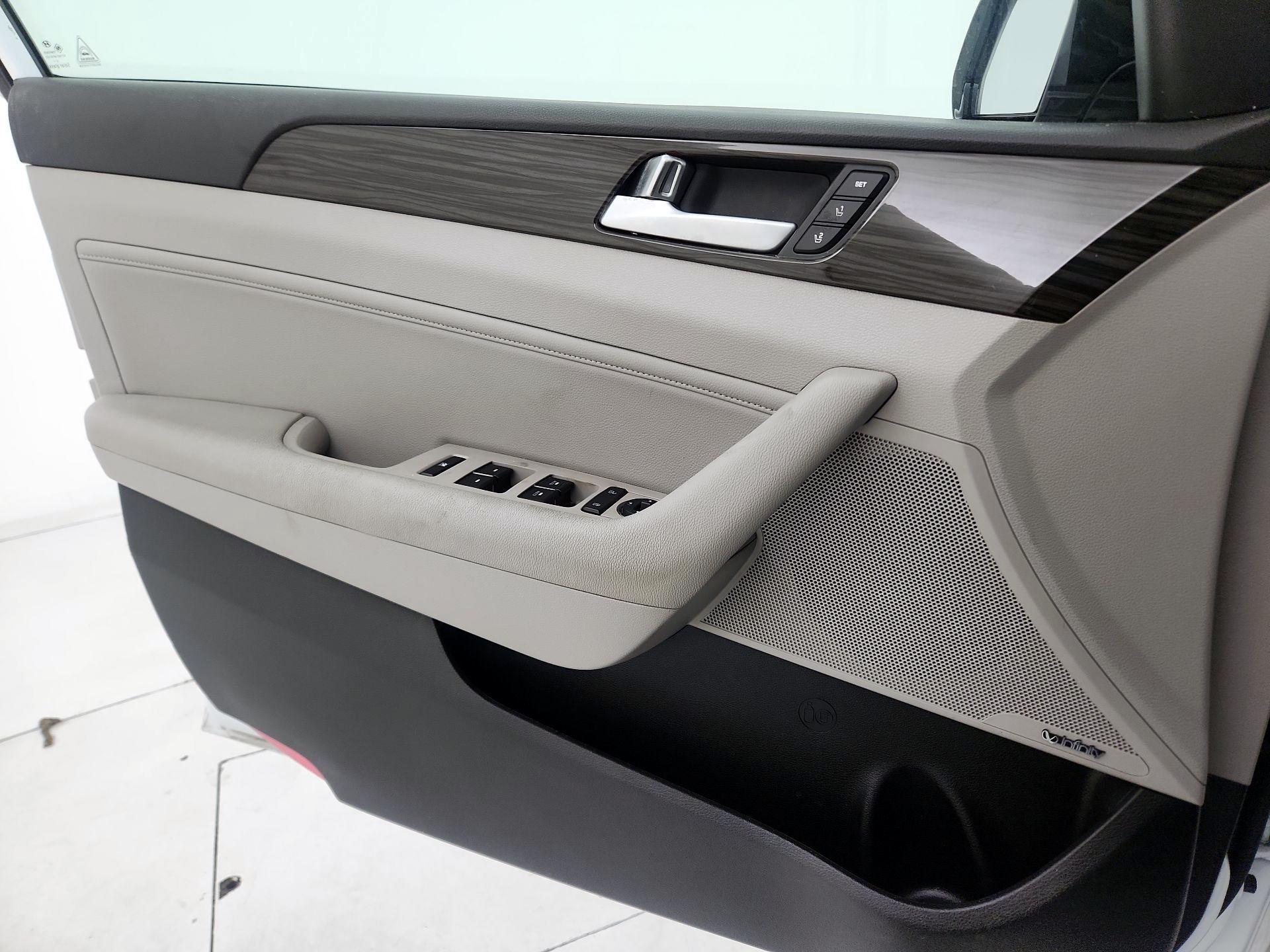 Thumbnail: 2015 Hyundai Sonata - 12