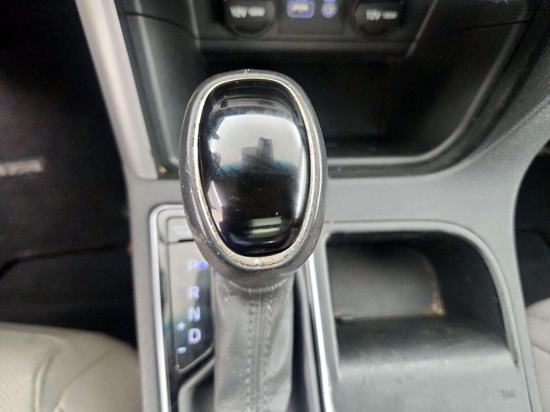 Thumbnail: 2015 Hyundai Sonata - 18