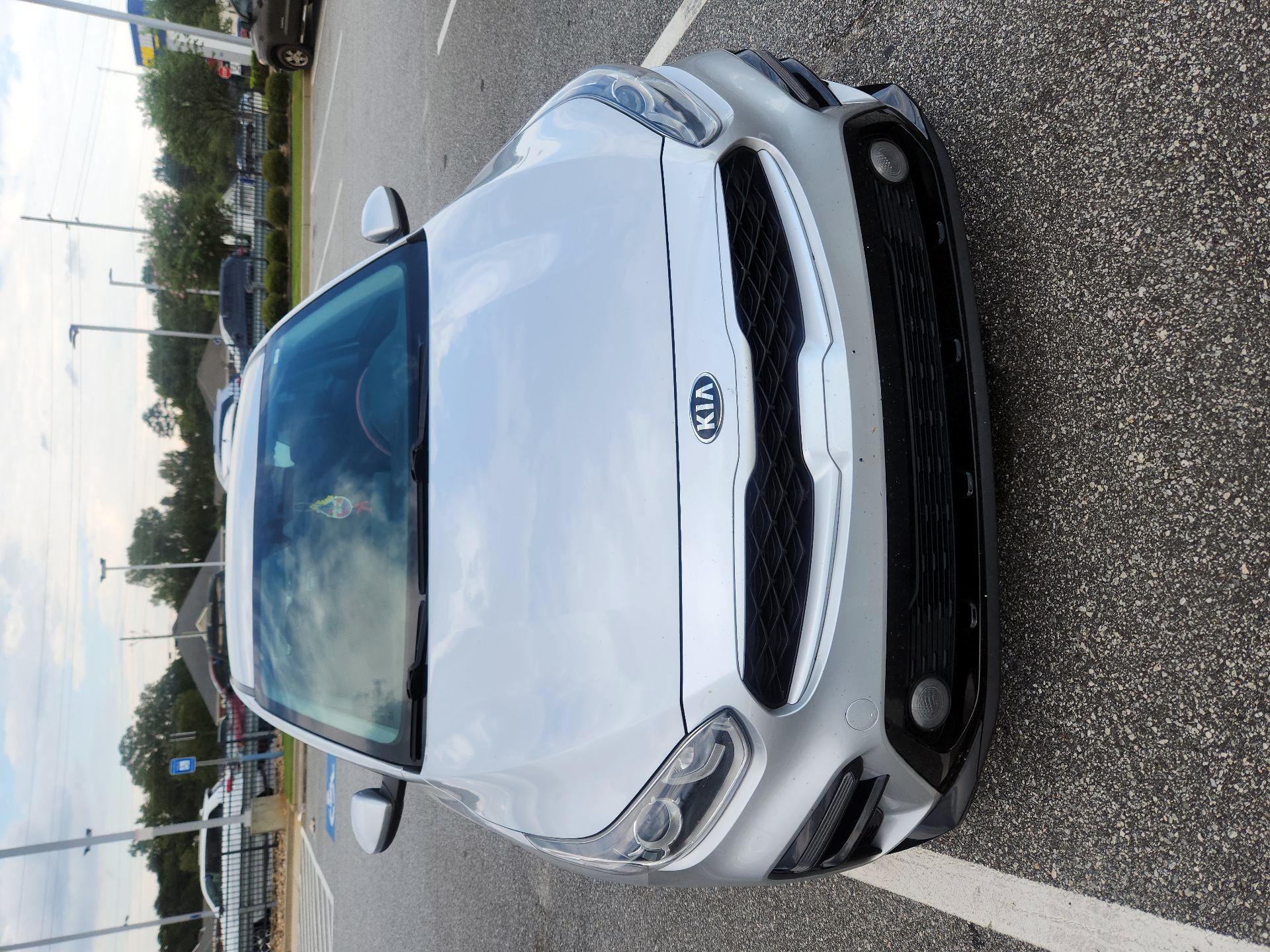 Thumbnail: 2021 Kia Forte - 16