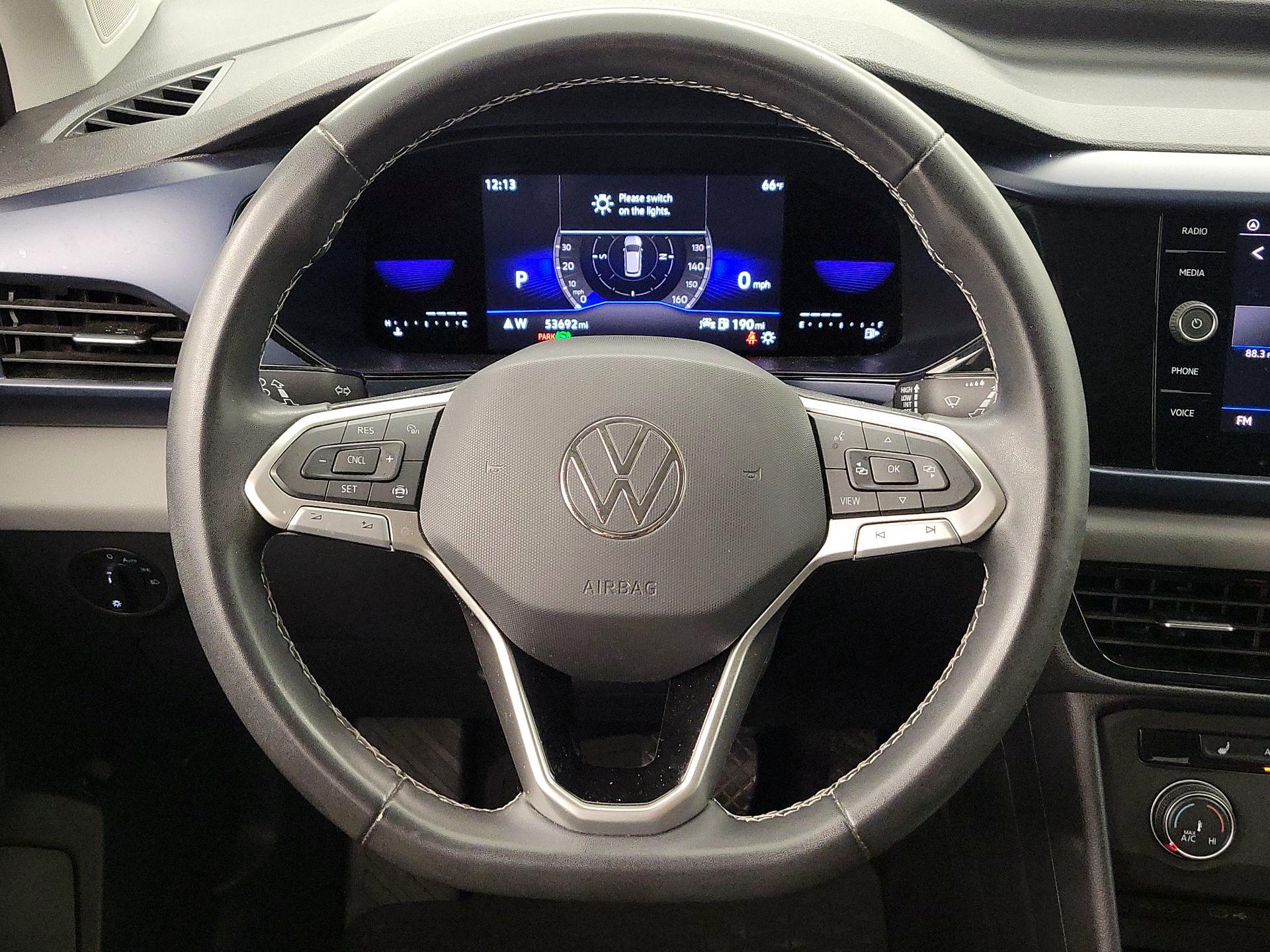 Thumbnail: 2022 Volkswagen Taos - 10