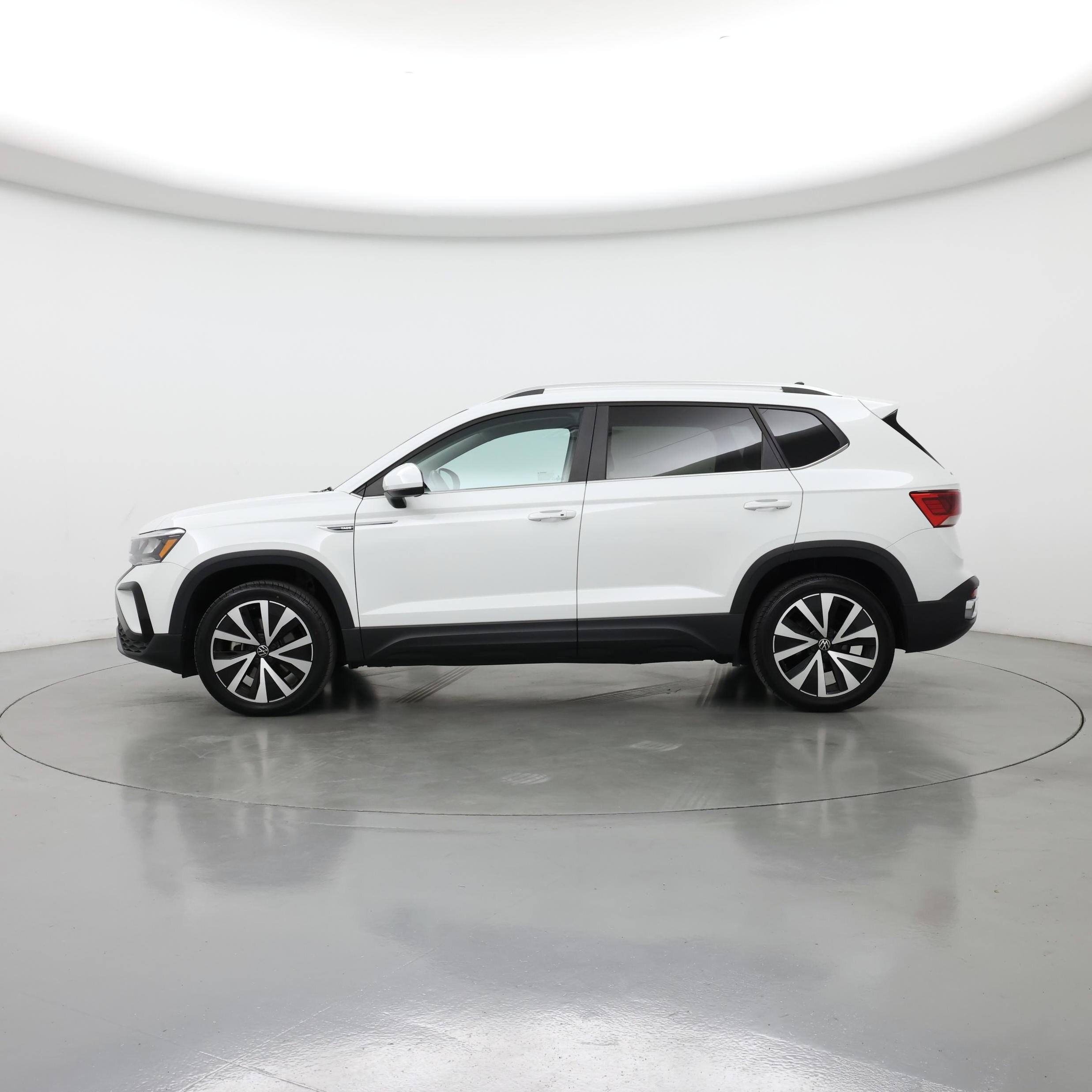 Thumbnail: 2022 Volkswagen Taos - 3