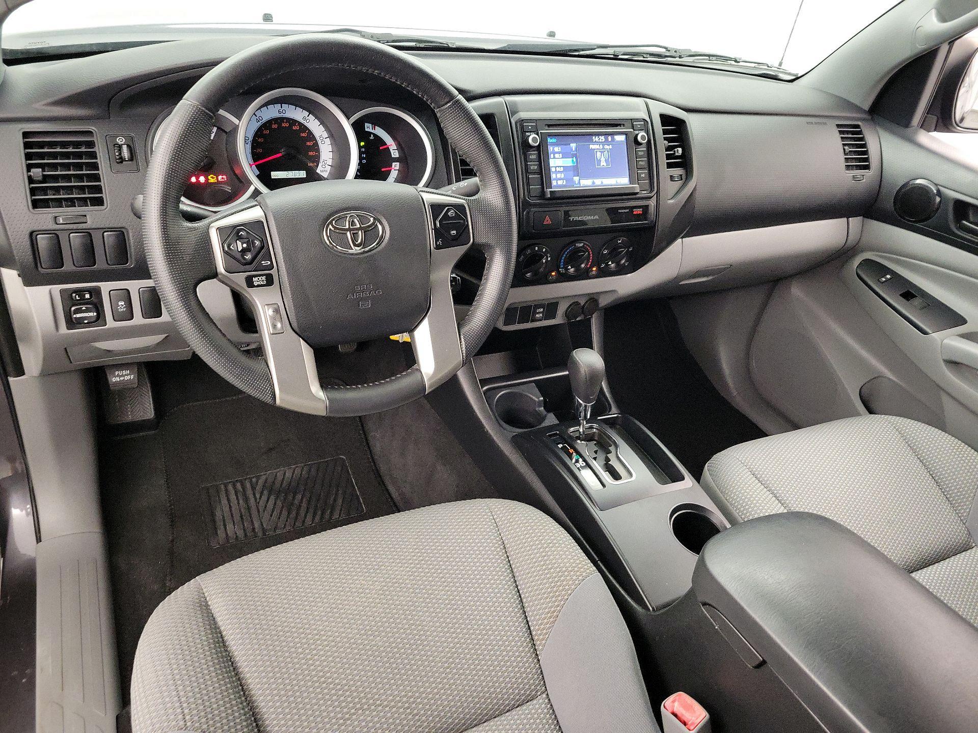 Thumbnail: 2015 Toyota Tacoma - 9