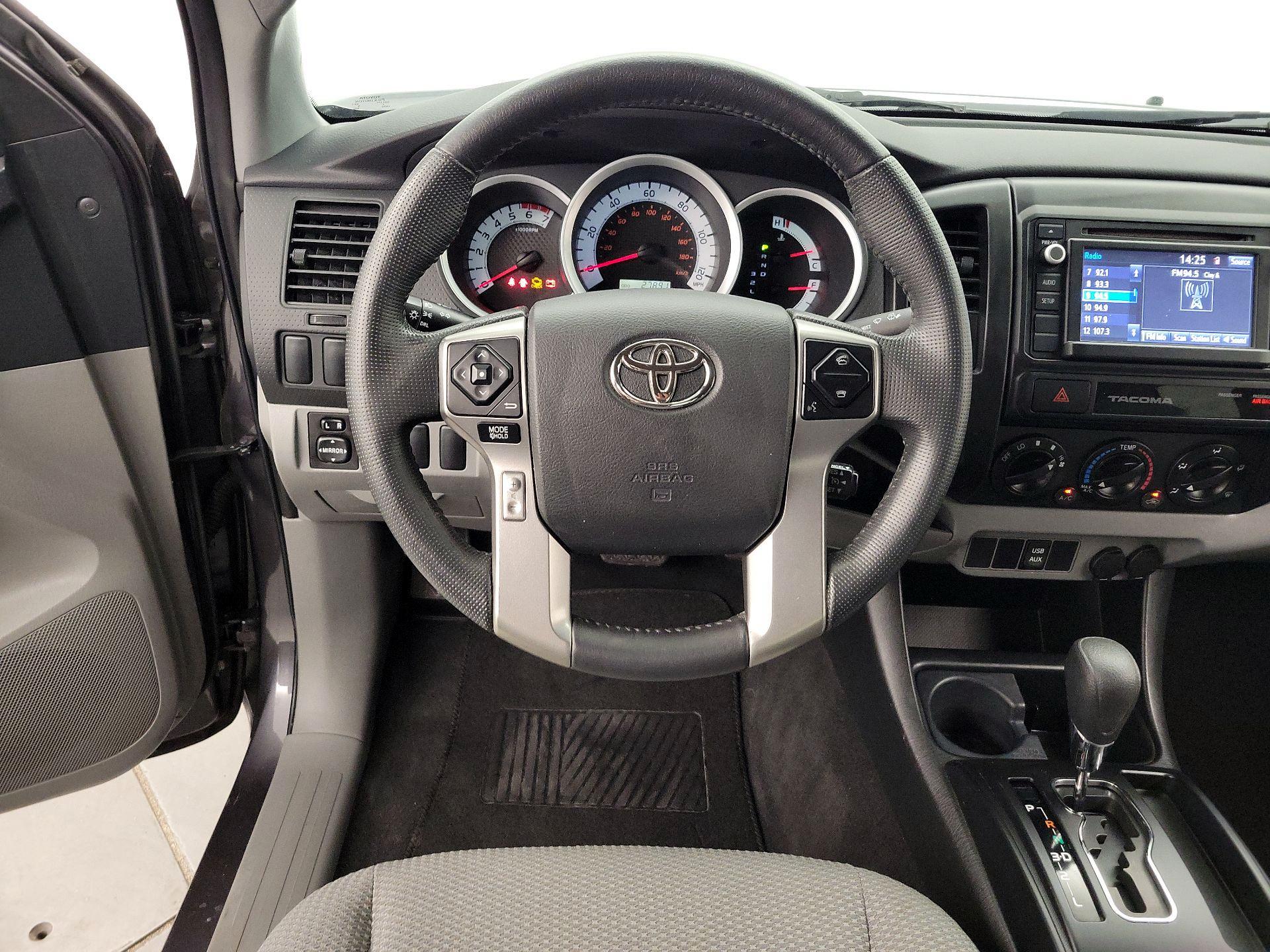 Thumbnail: 2015 Toyota Tacoma - 10