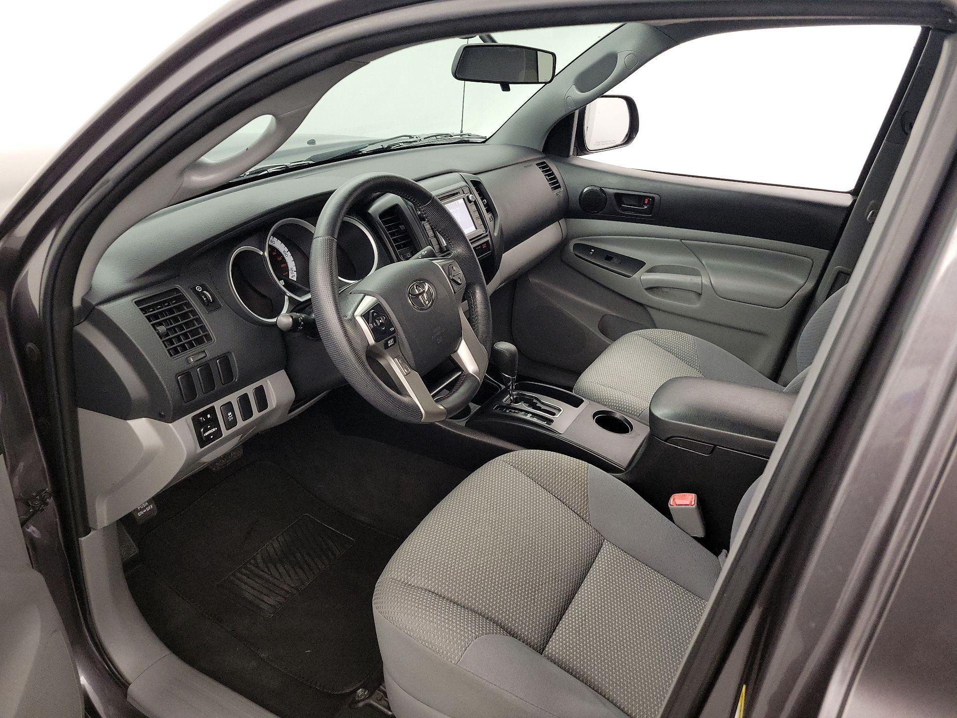 Thumbnail: 2015 Toyota Tacoma - 11
