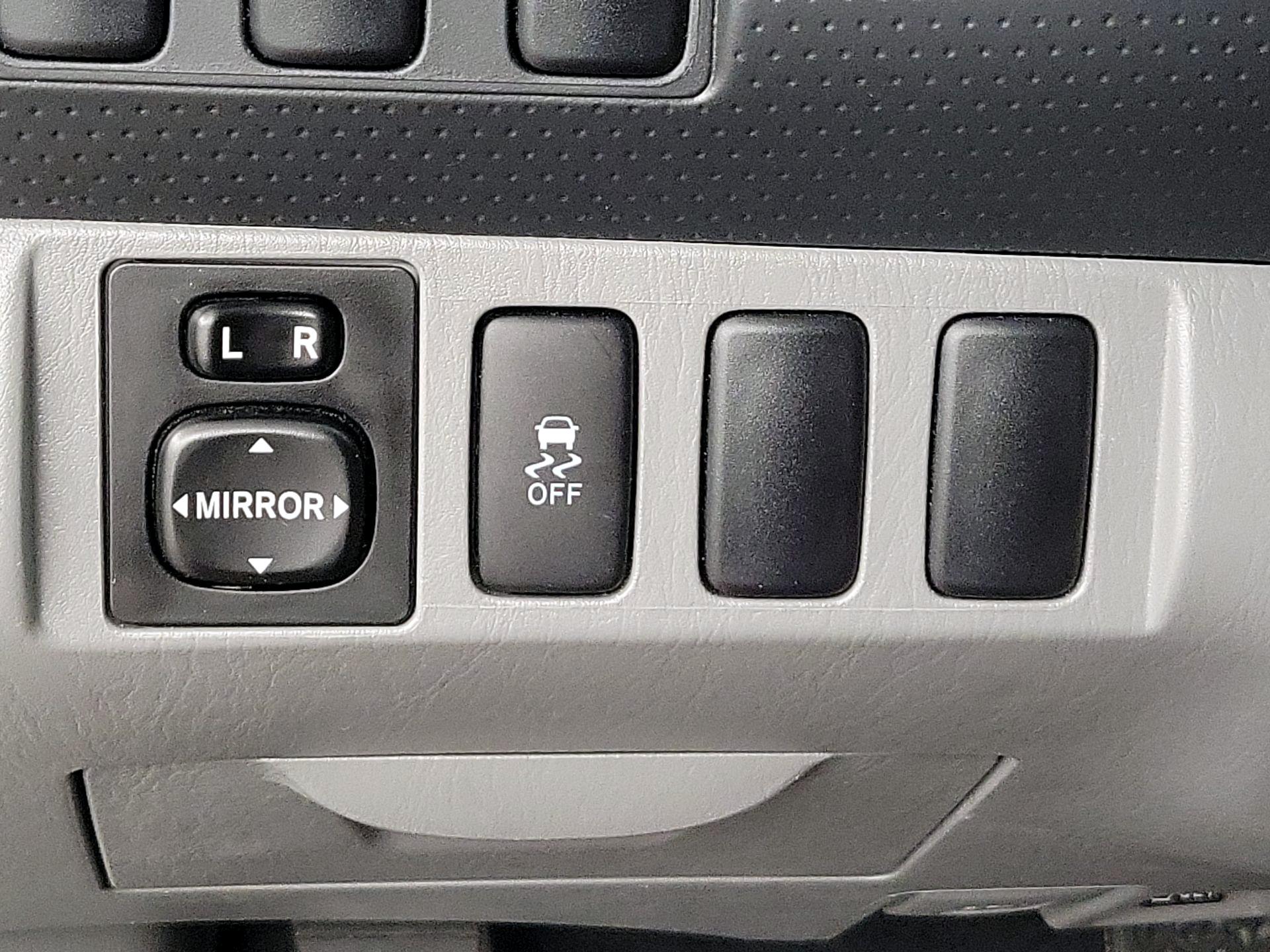 Thumbnail: 2015 Toyota Tacoma - 13