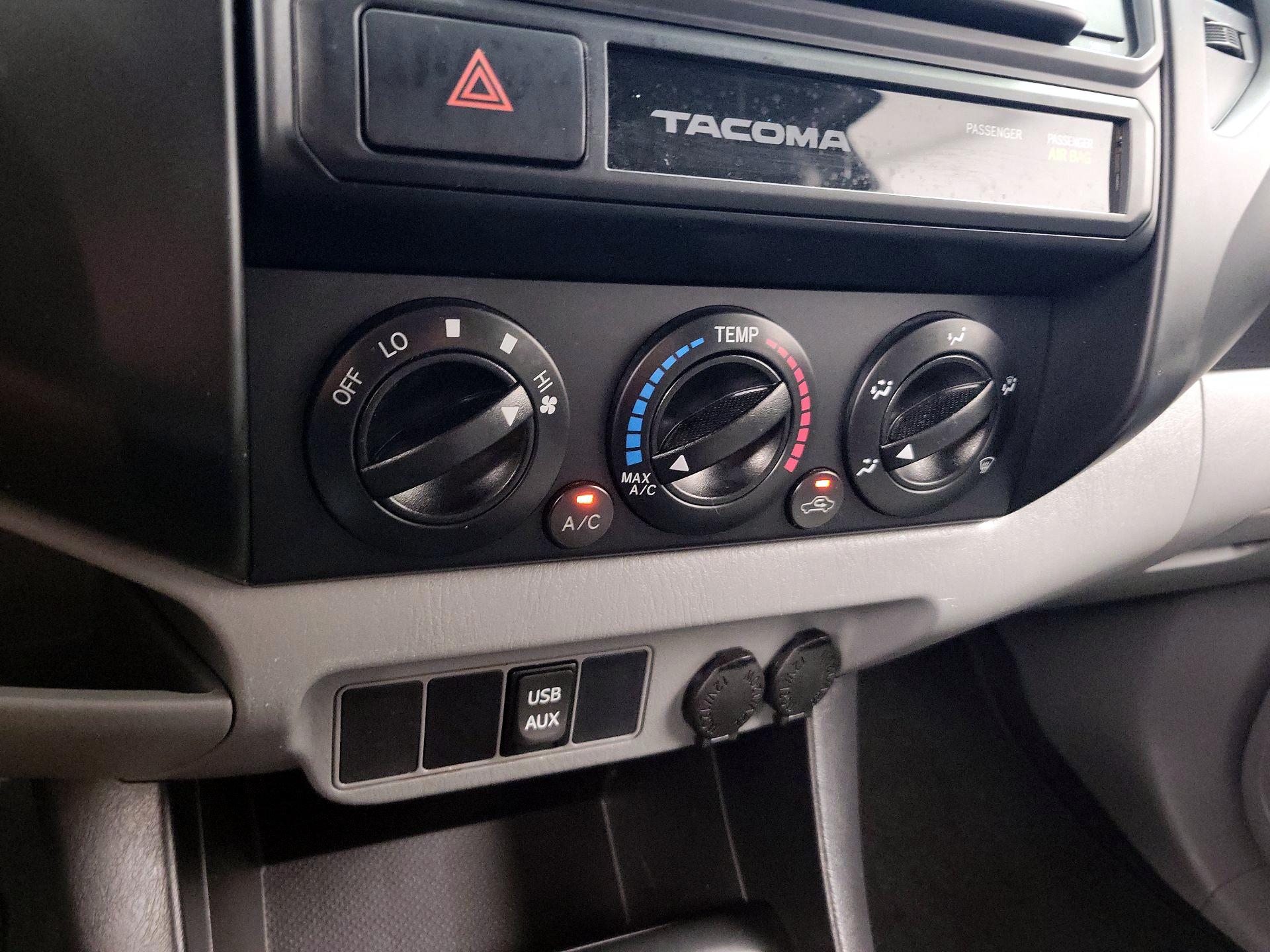 Thumbnail: 2015 Toyota Tacoma - 15