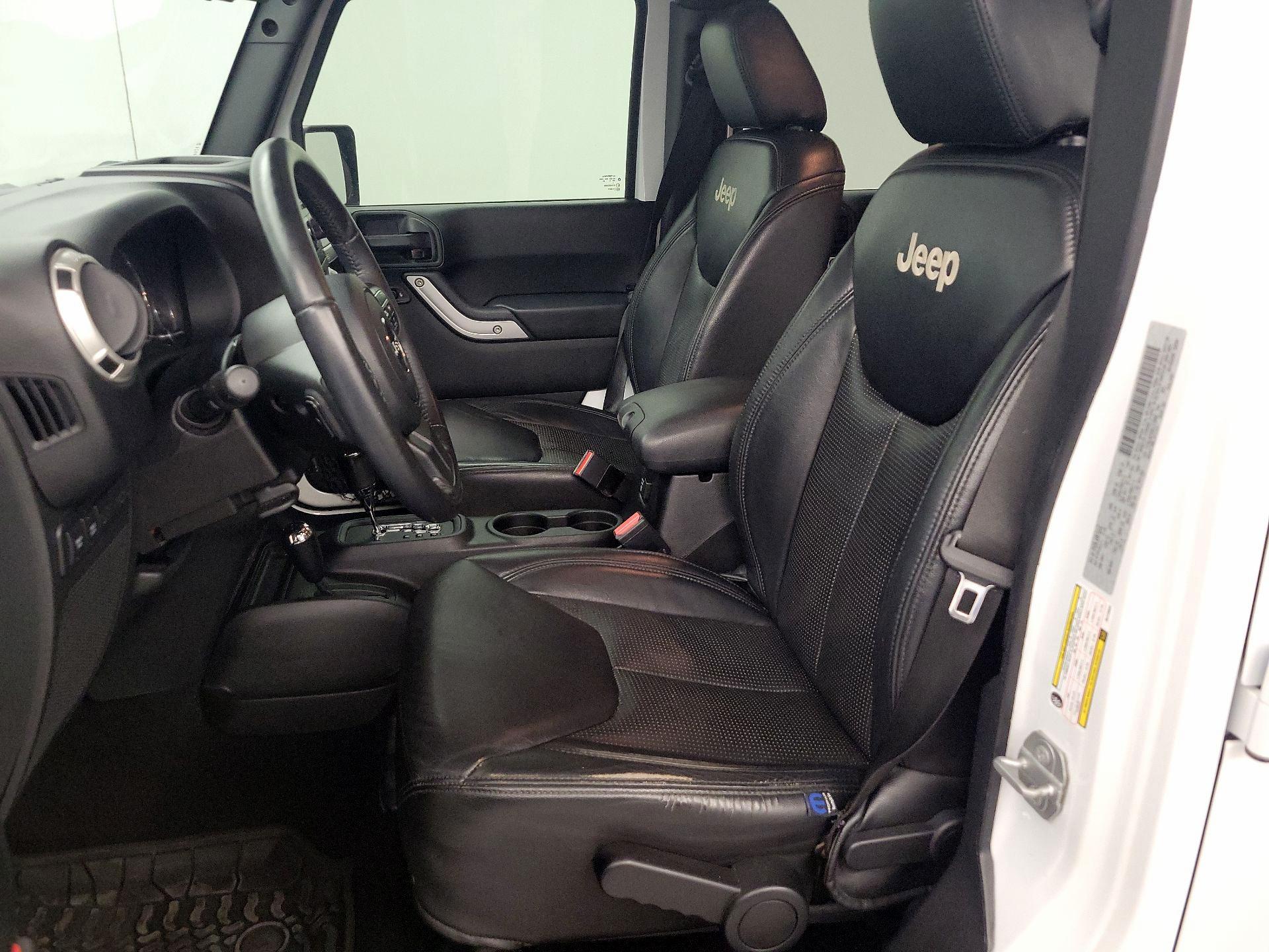 Thumbnail: 2016 Jeep Wrangler - 11