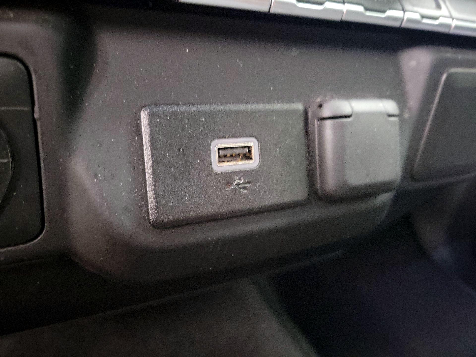Thumbnail: 2020 Chevrolet Silverado 1500 - 18